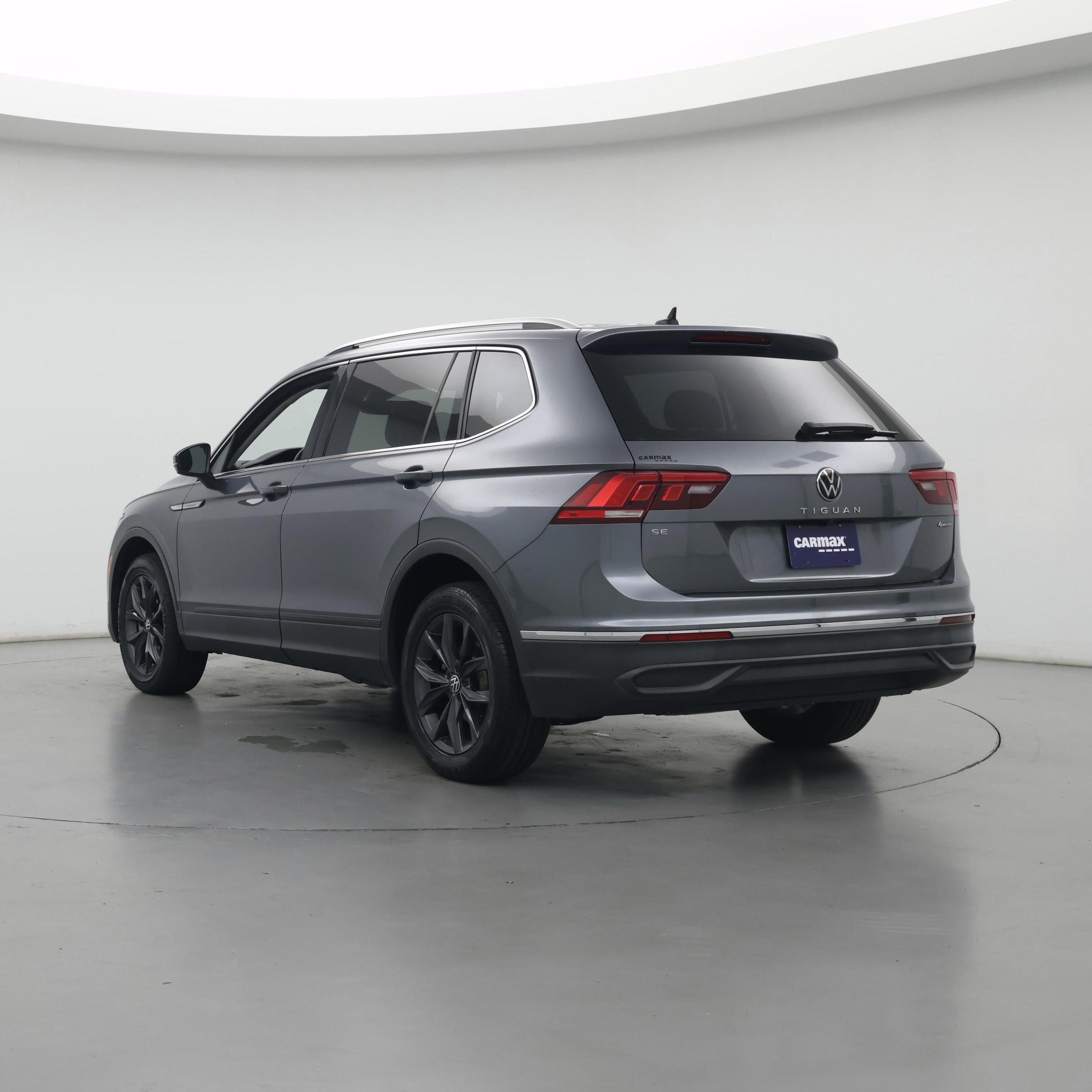 Thumbnail: 2022 Volkswagen Tiguan - 4
