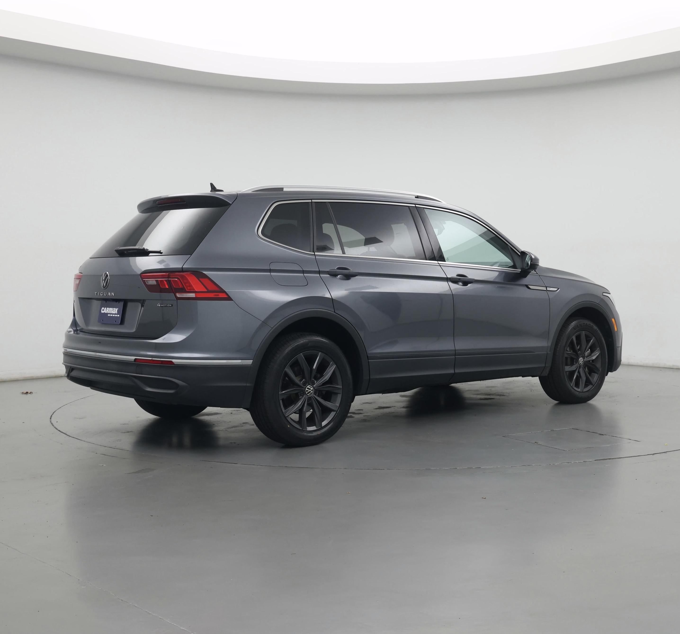 Thumbnail: 2022 Volkswagen Tiguan - 7
