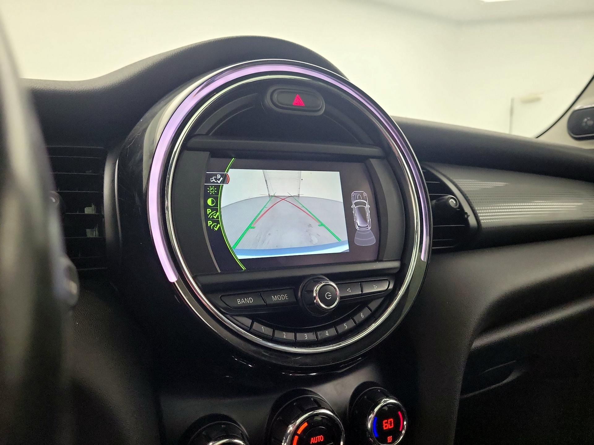 Thumbnail: 2016 MINI Cooper Hardtop - 12