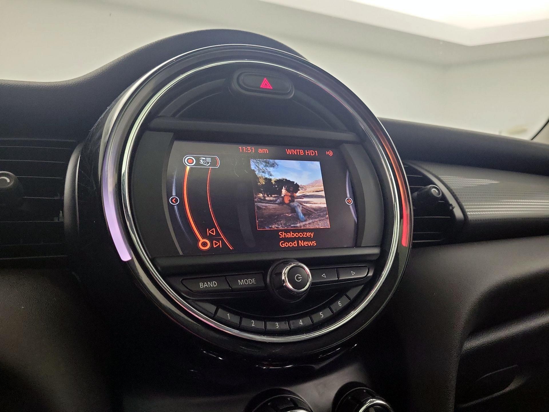 Thumbnail: 2016 MINI Cooper Hardtop - 13