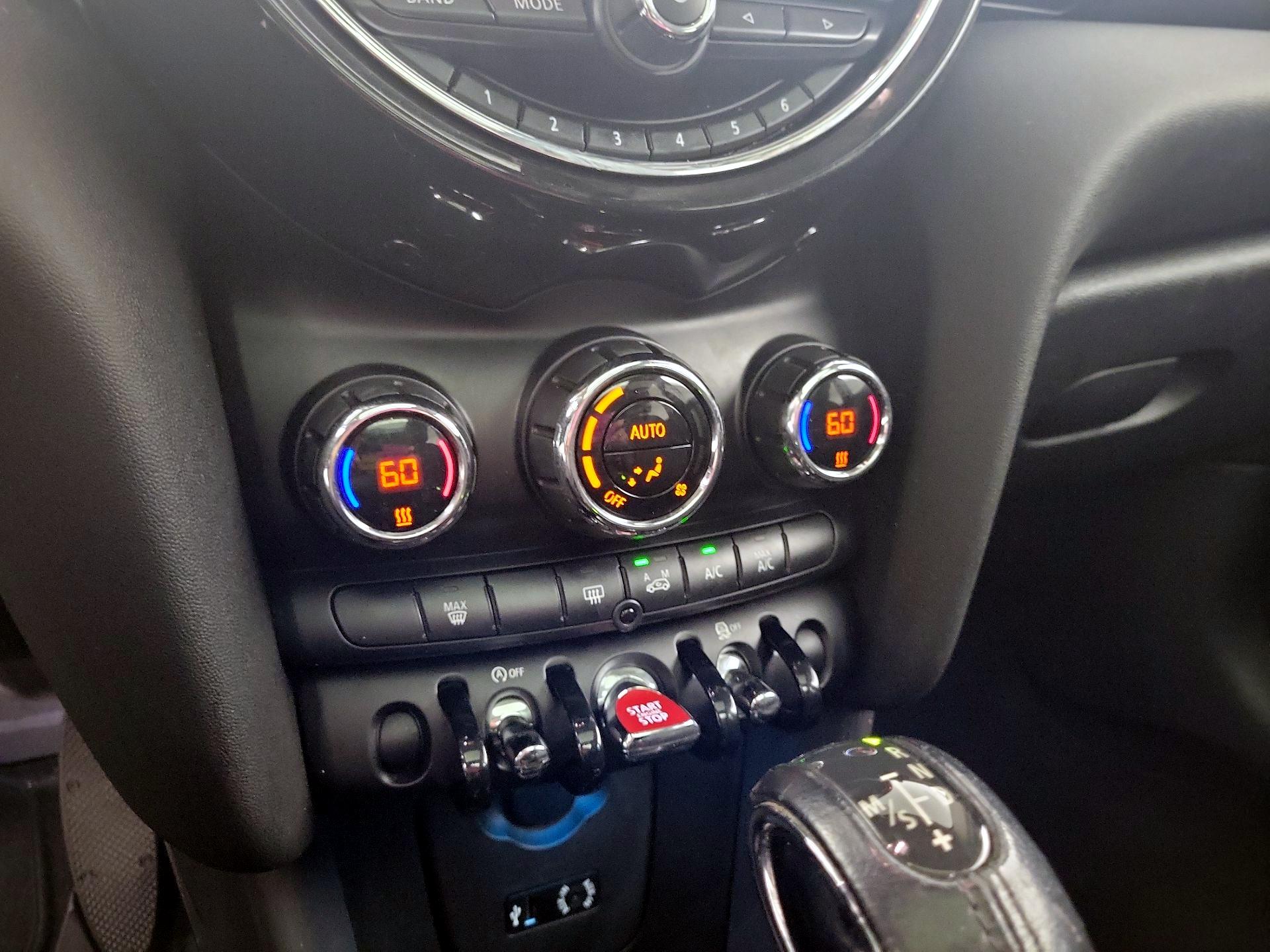 Thumbnail: 2016 MINI Cooper Hardtop - 14