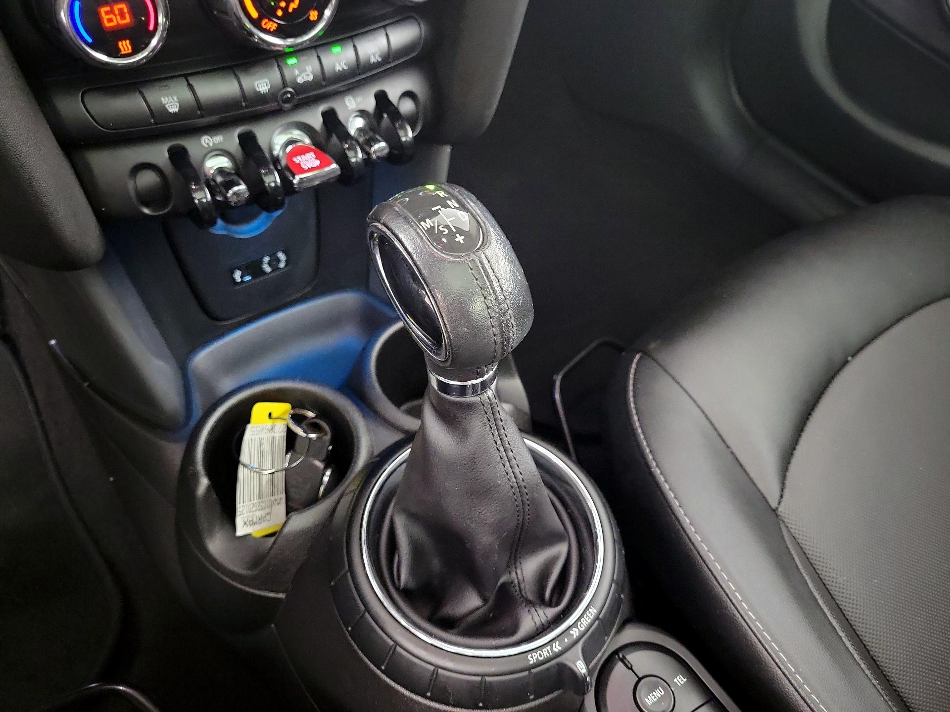 Thumbnail: 2016 MINI Cooper Hardtop - 15