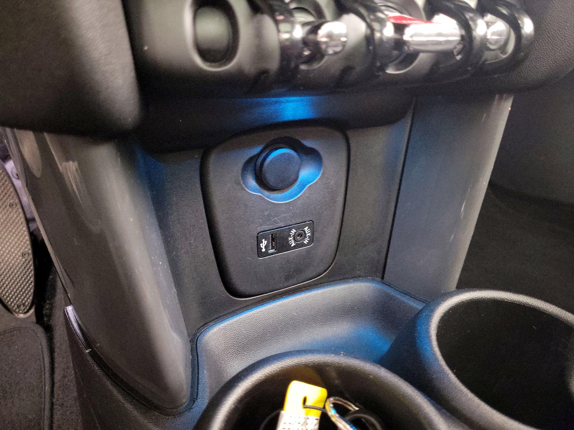 Thumbnail: 2016 MINI Cooper Hardtop - 16