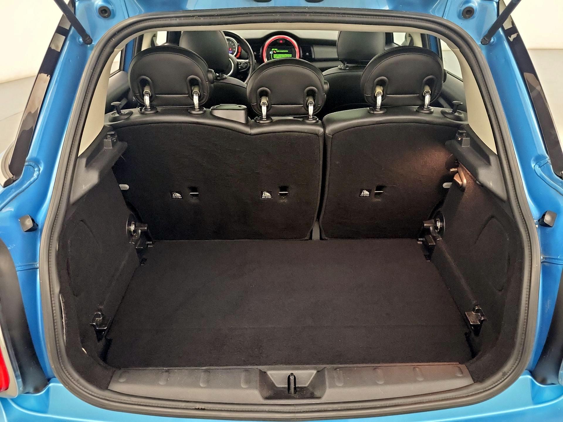 Thumbnail: 2016 MINI Cooper Hardtop - 19