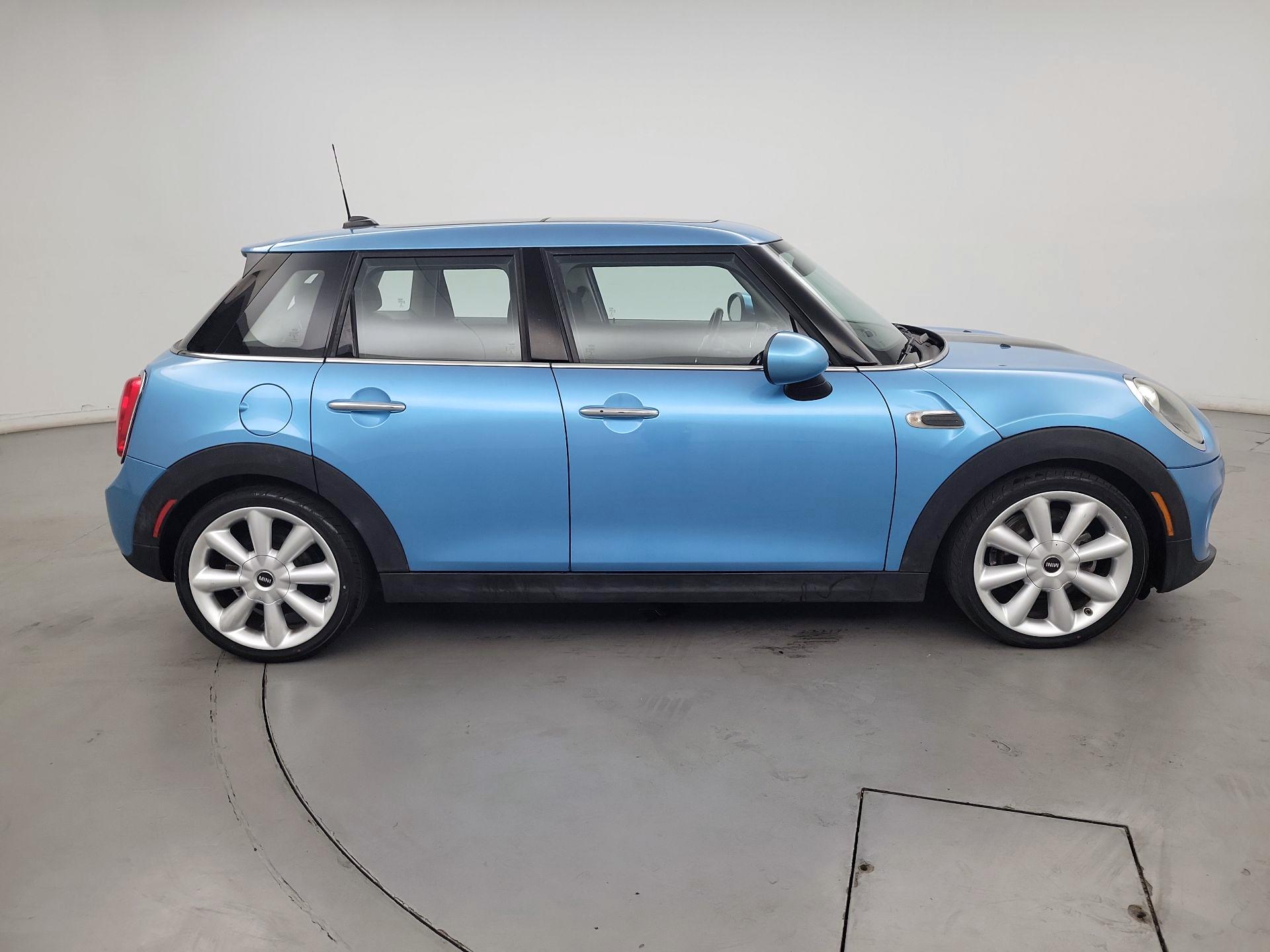 Thumbnail: 2016 MINI Cooper Hardtop - 4
