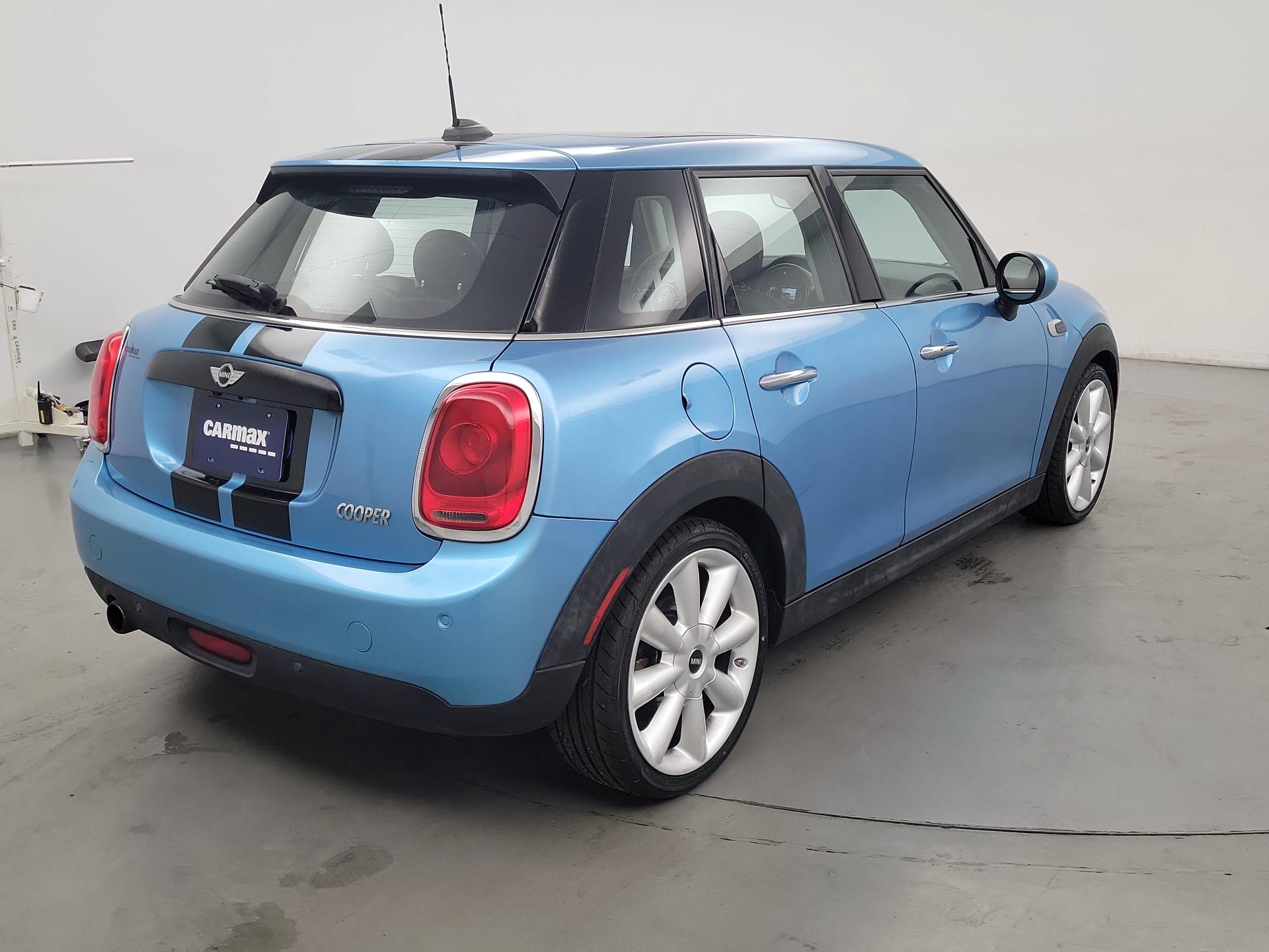Thumbnail: 2016 MINI Cooper Hardtop - 5