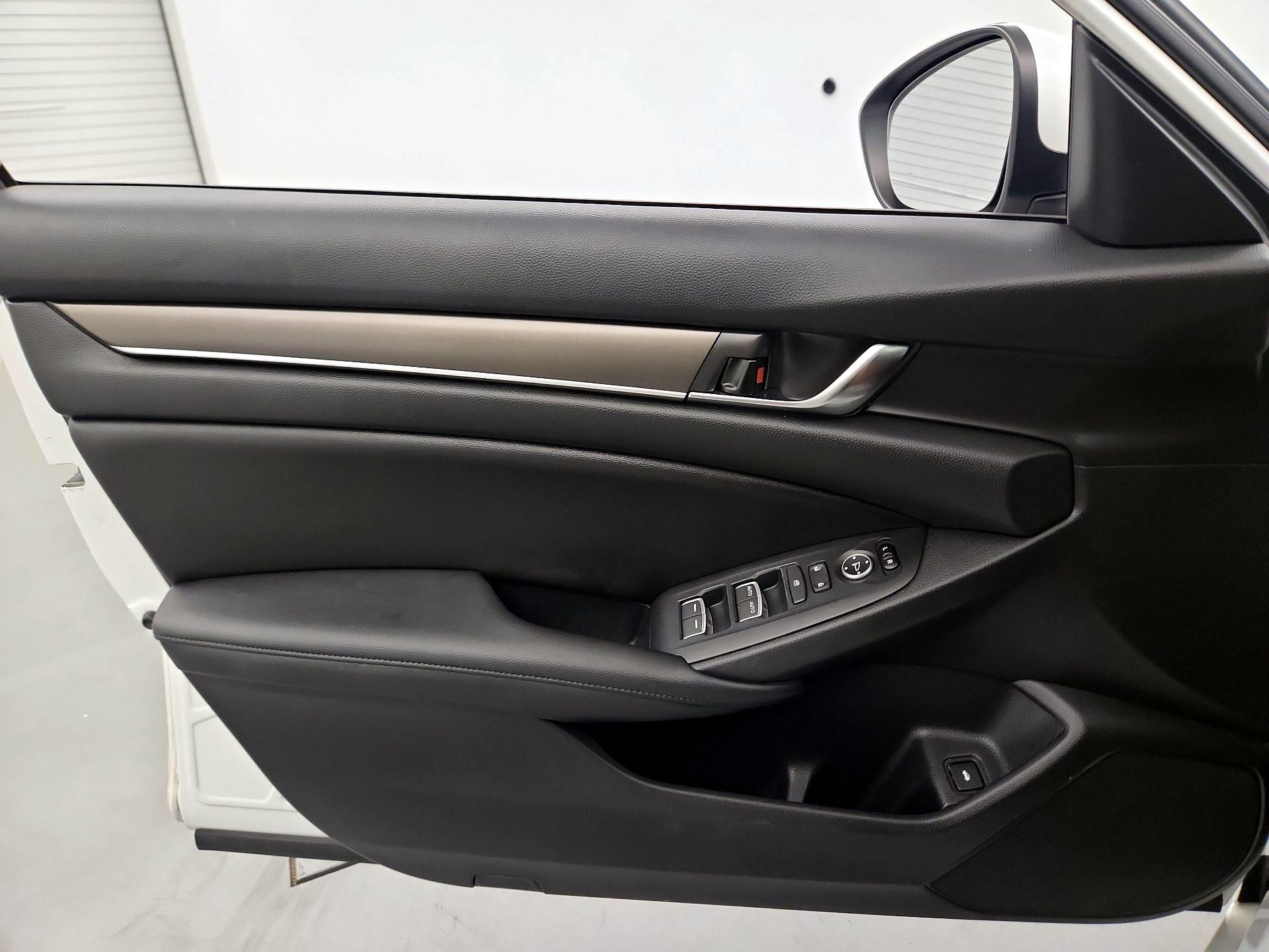 Thumbnail: 2019 Honda Accord - 12