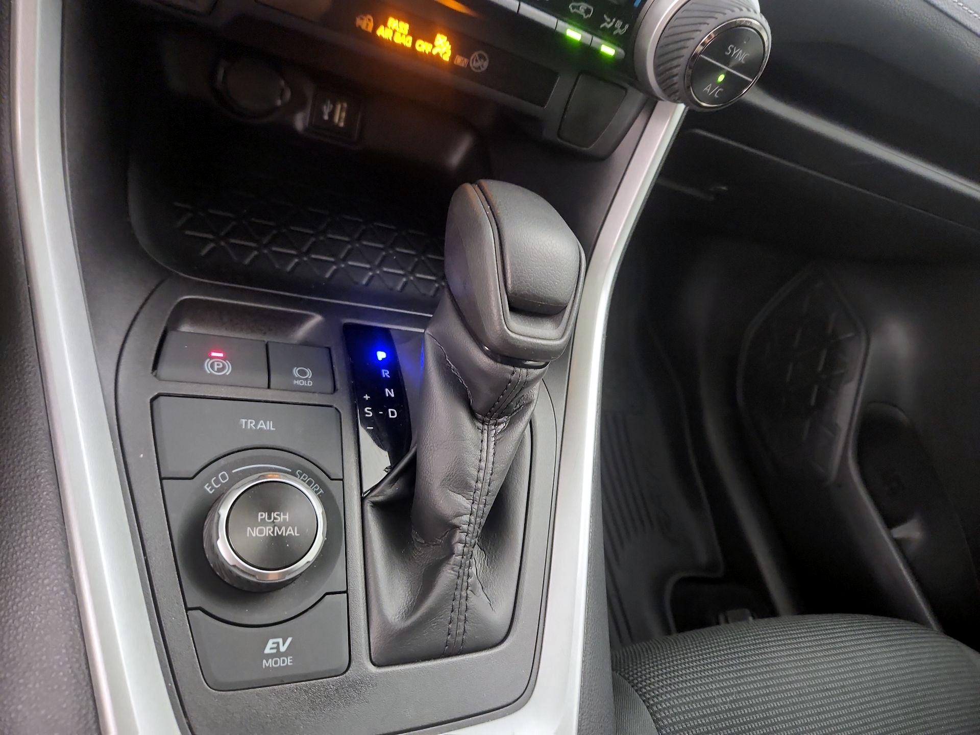 Thumbnail: 2024 Toyota RAV4 - 18