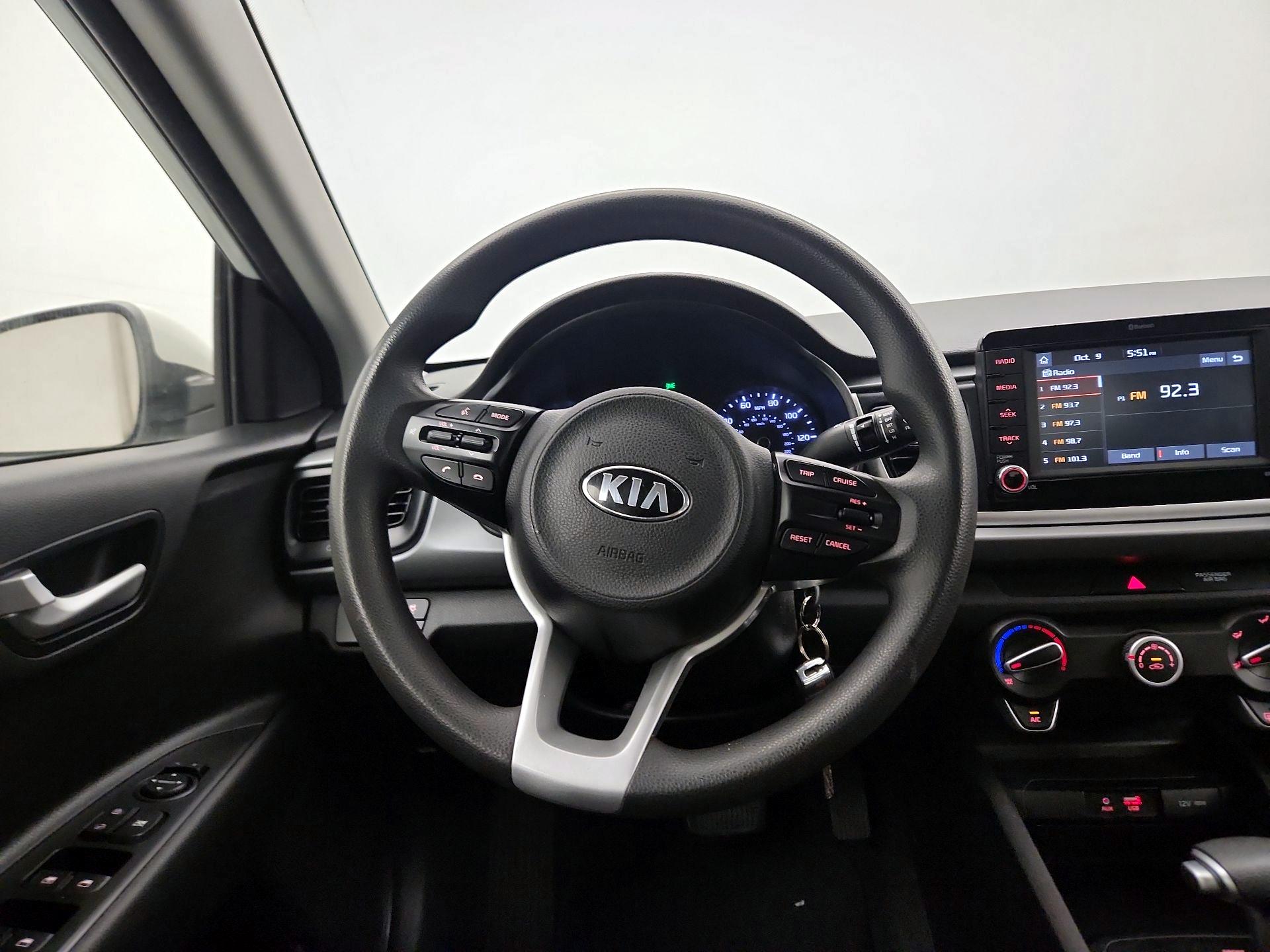Thumbnail: 2020 Kia Rio - 10