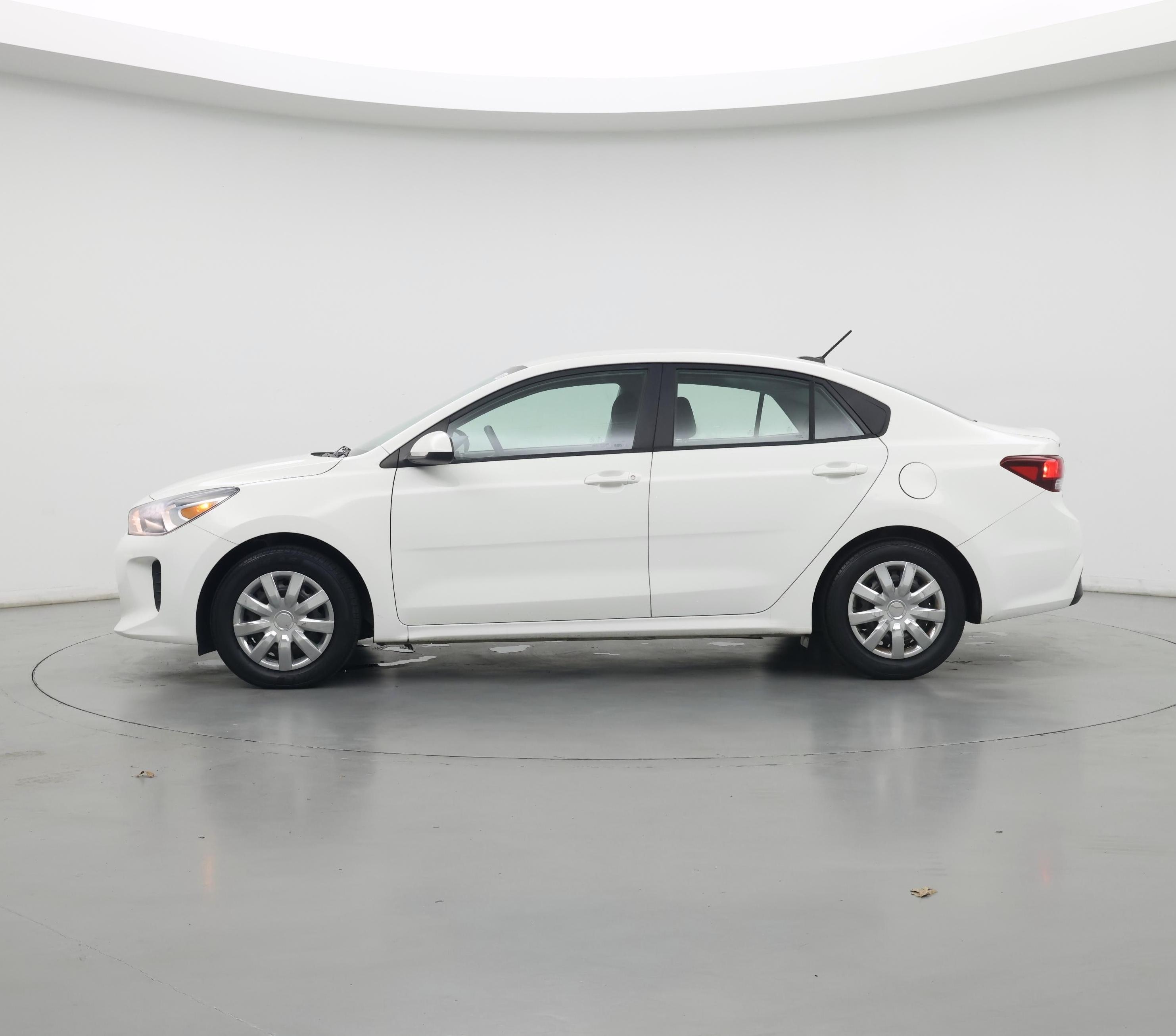 Thumbnail: 2020 Kia Rio - 3