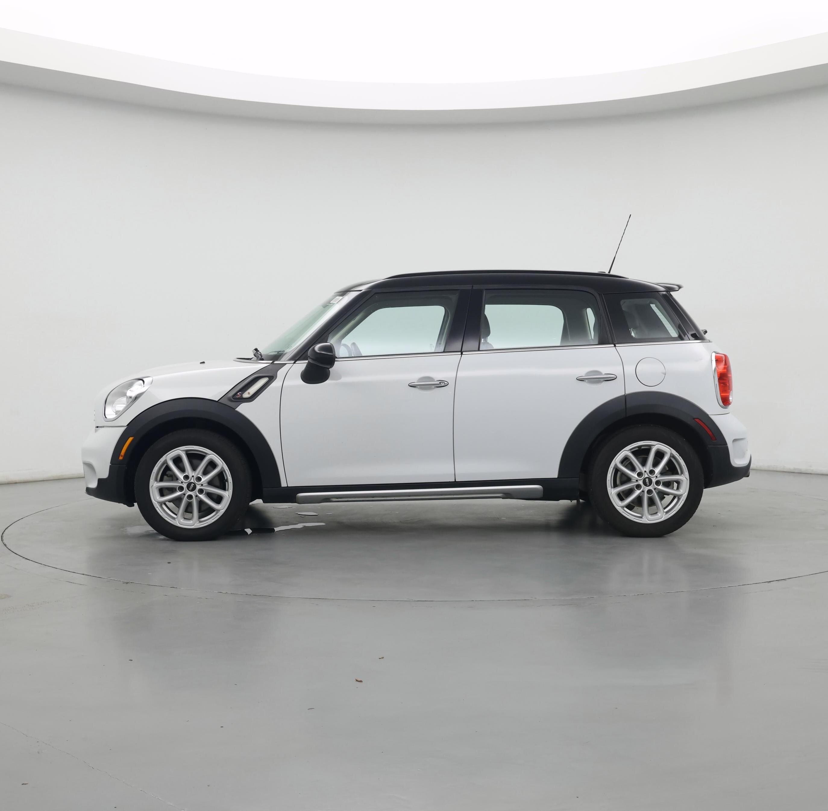 Thumbnail: 2015 MINI Cooper Countryman - 3