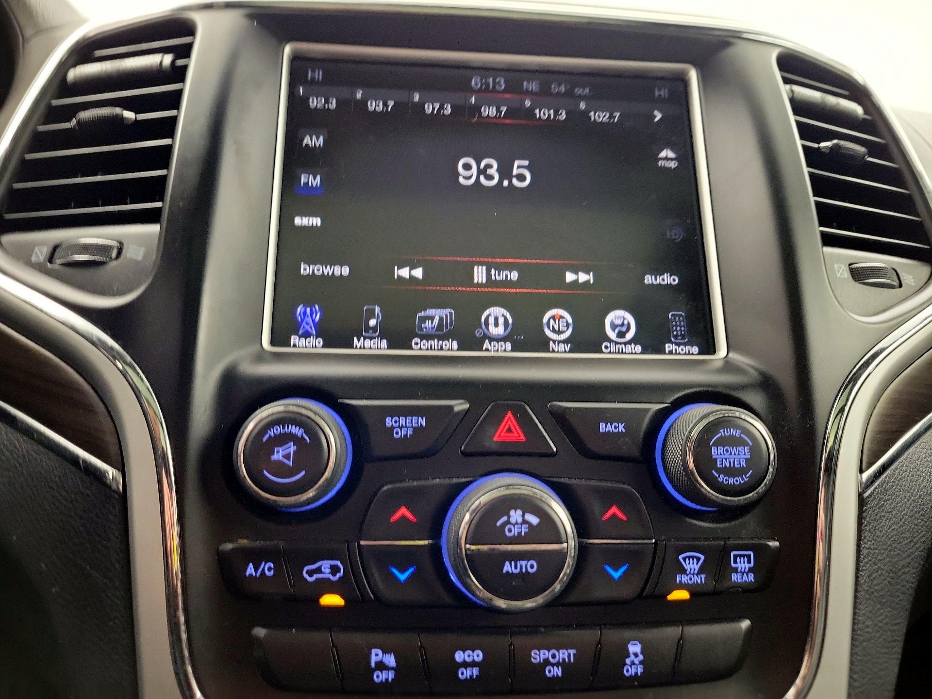 Thumbnail: 2016 Jeep Grand Cherokee - 16