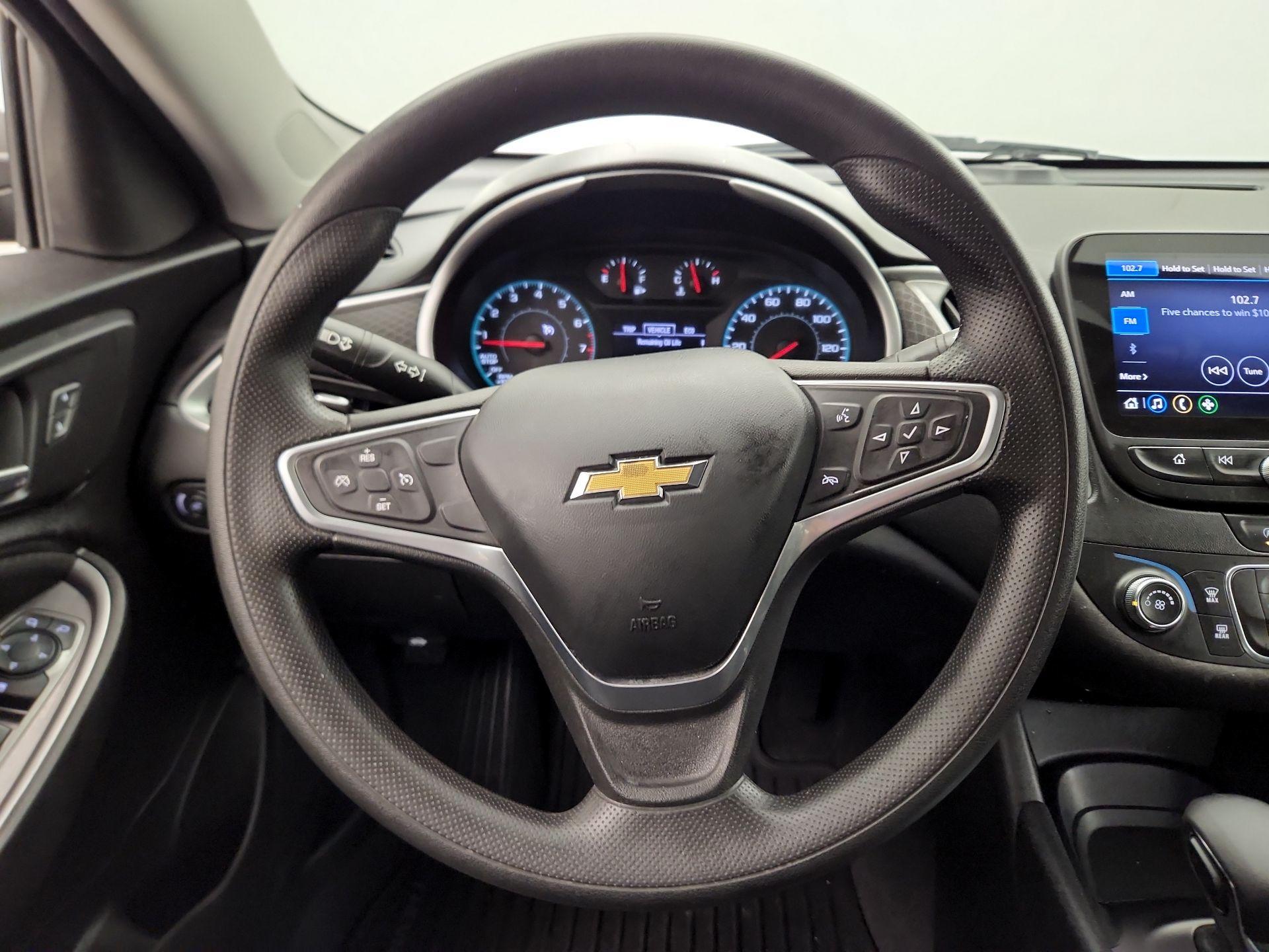 Thumbnail: 2022 Chevrolet Malibu - 10