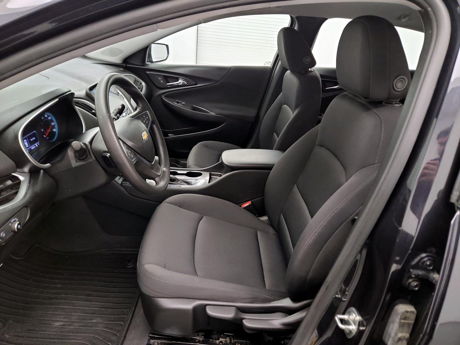 Thumbnail: 2022 Chevrolet Malibu - 11
