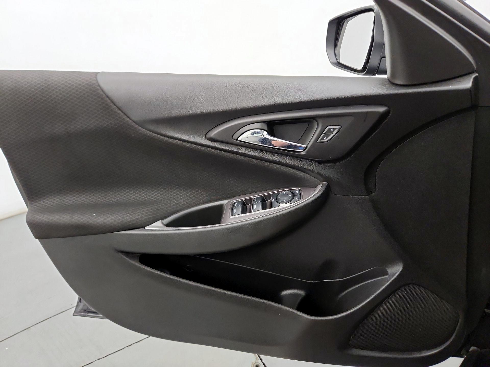 Thumbnail: 2022 Chevrolet Malibu - 12