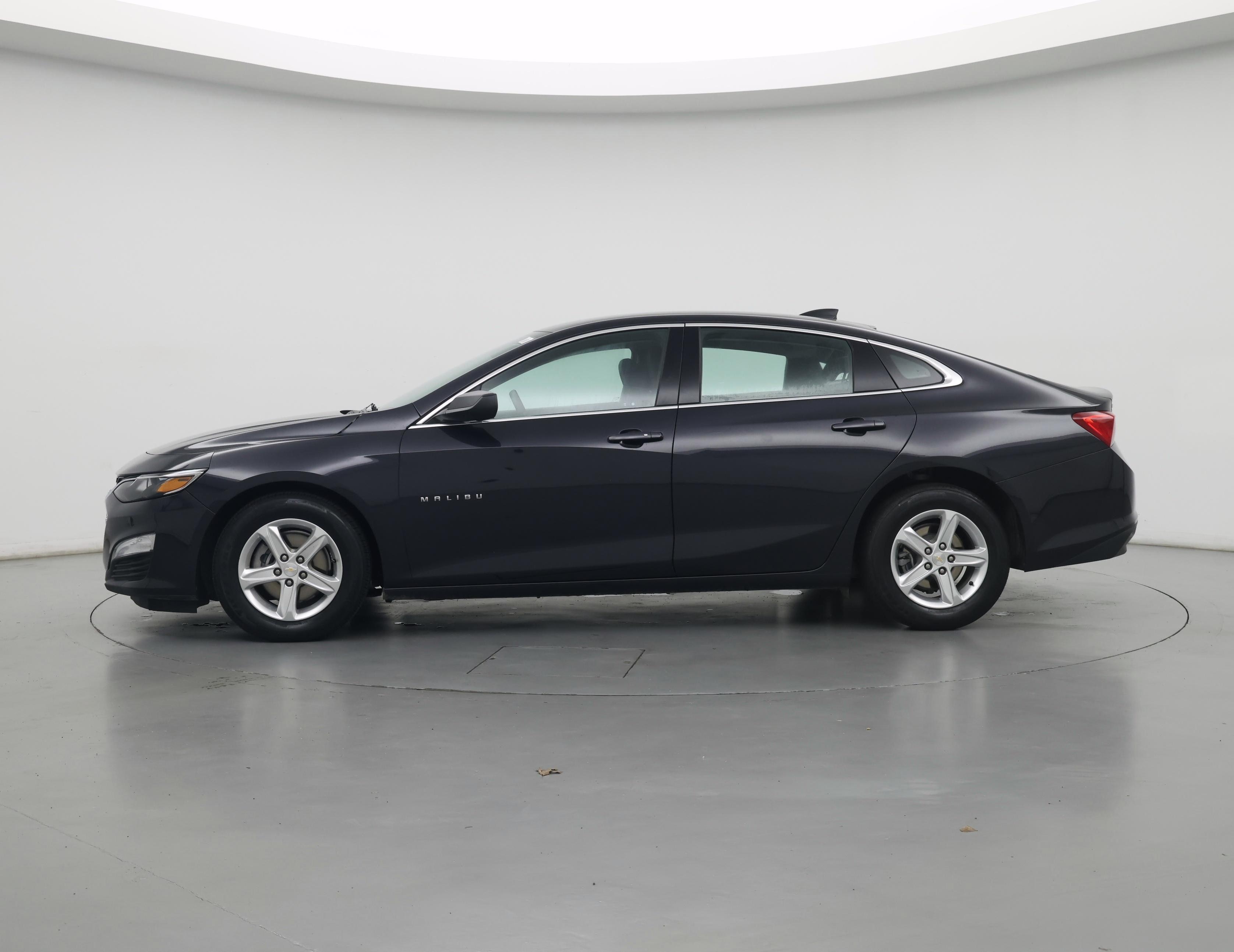 Thumbnail: 2022 Chevrolet Malibu - 3