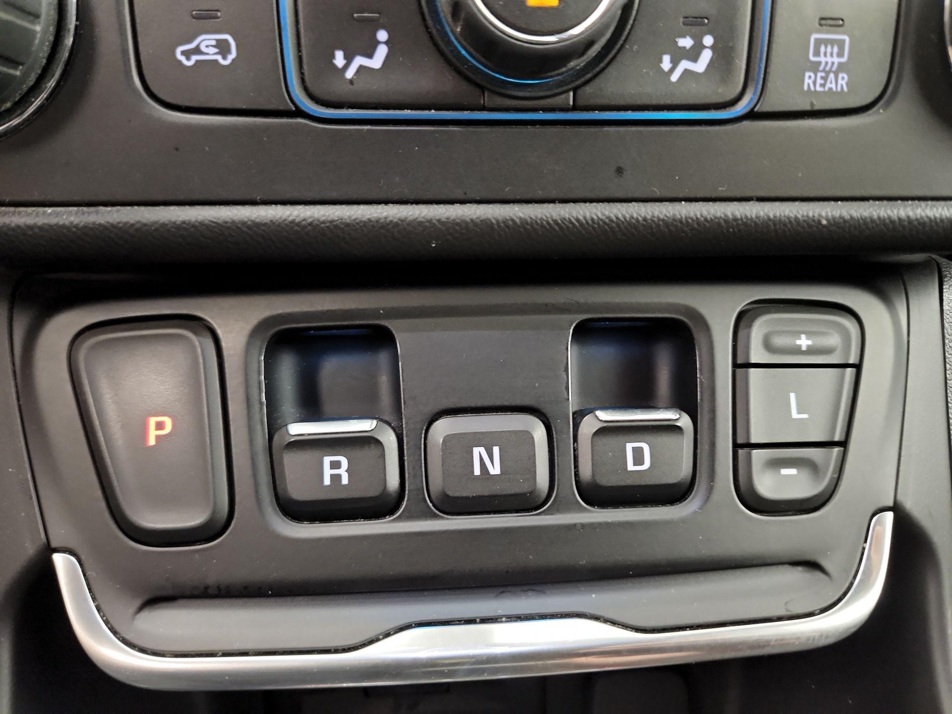 Thumbnail: 2020 GMC Terrain - 18