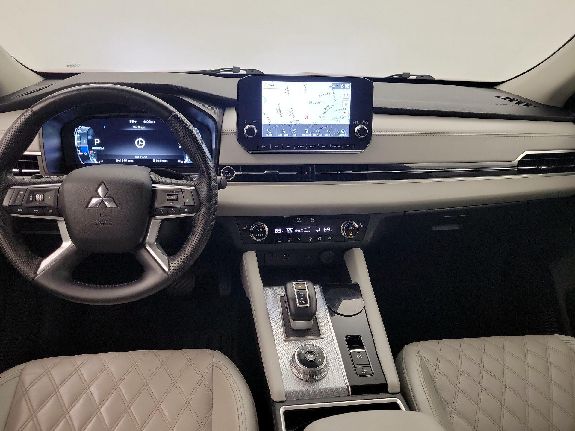 Thumbnail: 2023 Mitsubishi Outlander - 9