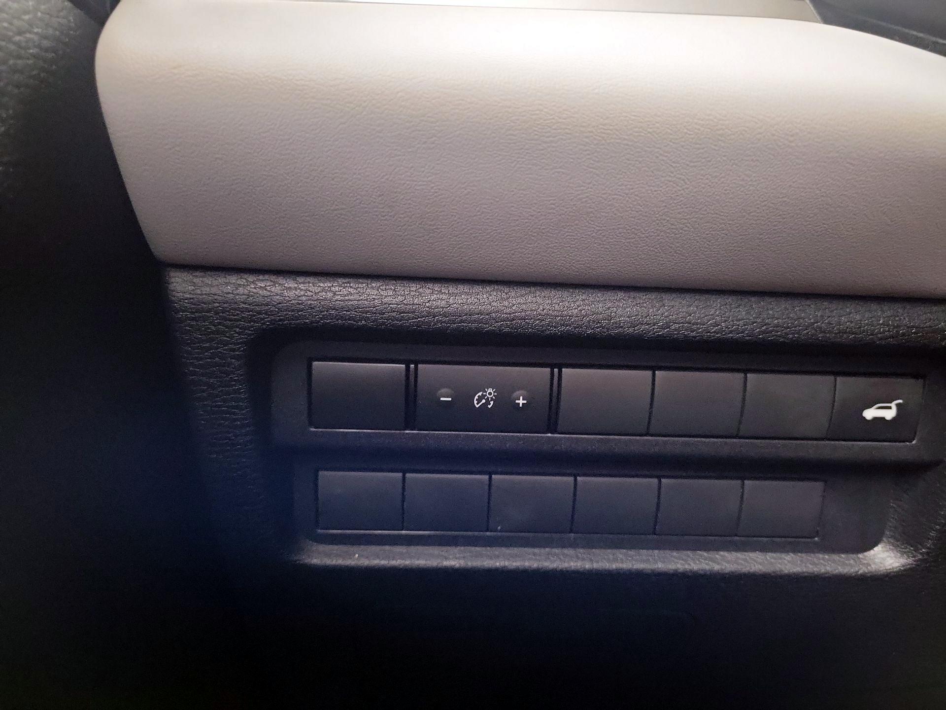 Thumbnail: 2023 Mitsubishi Outlander - 13