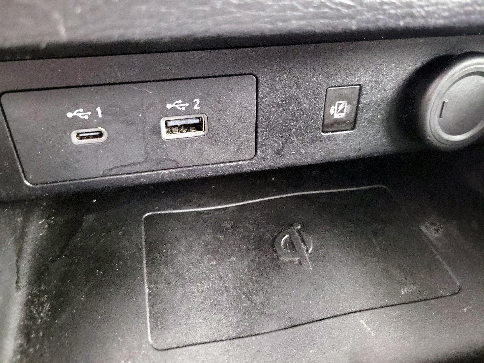 Thumbnail: 2023 Mitsubishi Outlander - 19