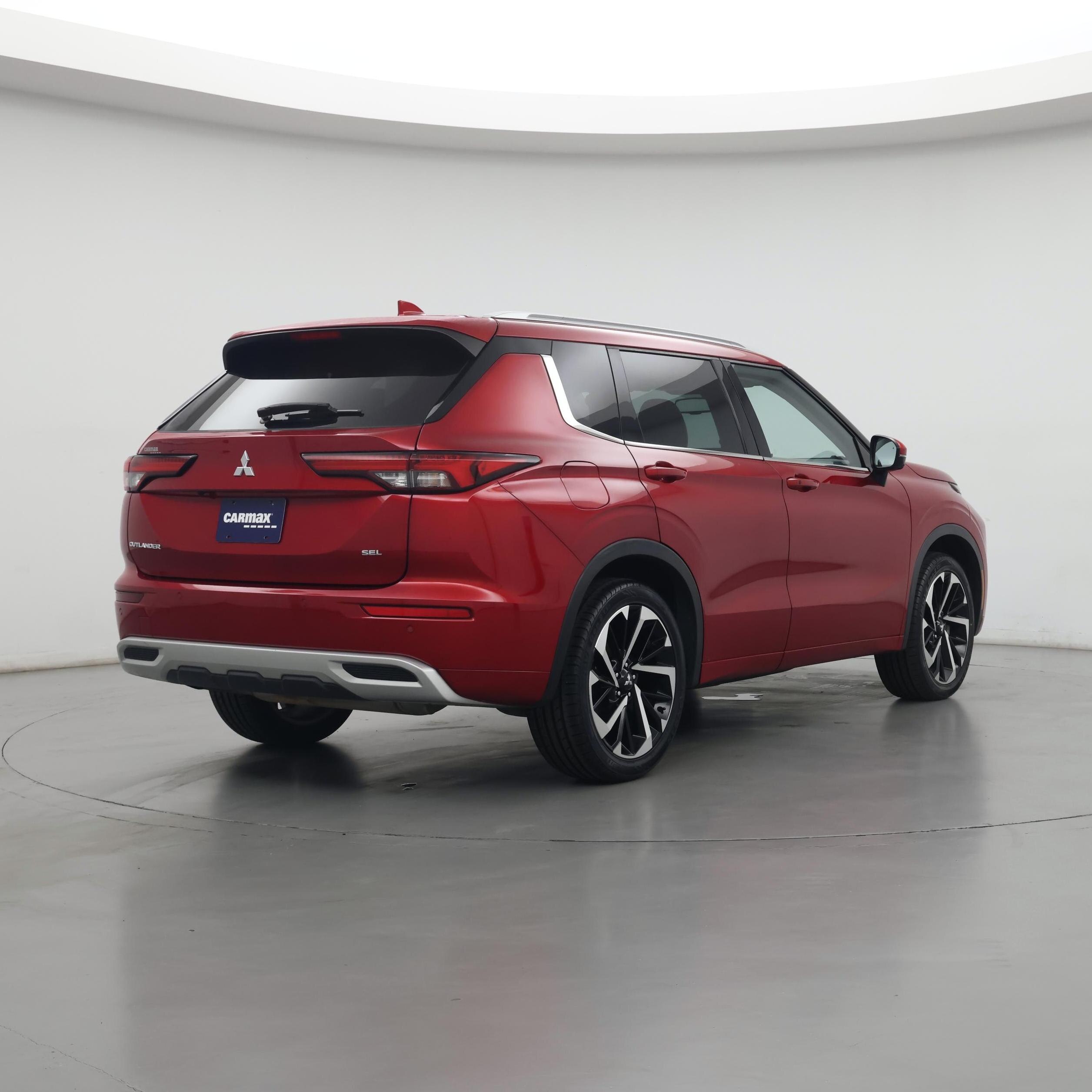 Thumbnail: 2023 Mitsubishi Outlander - 8