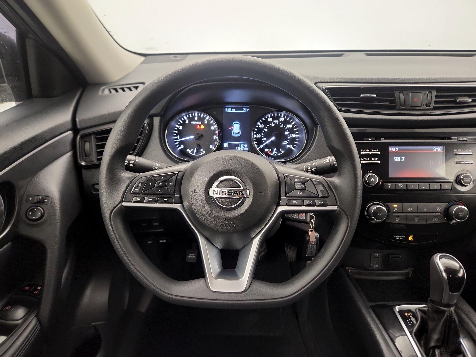 Thumbnail: 2017 Nissan Rogue - 10