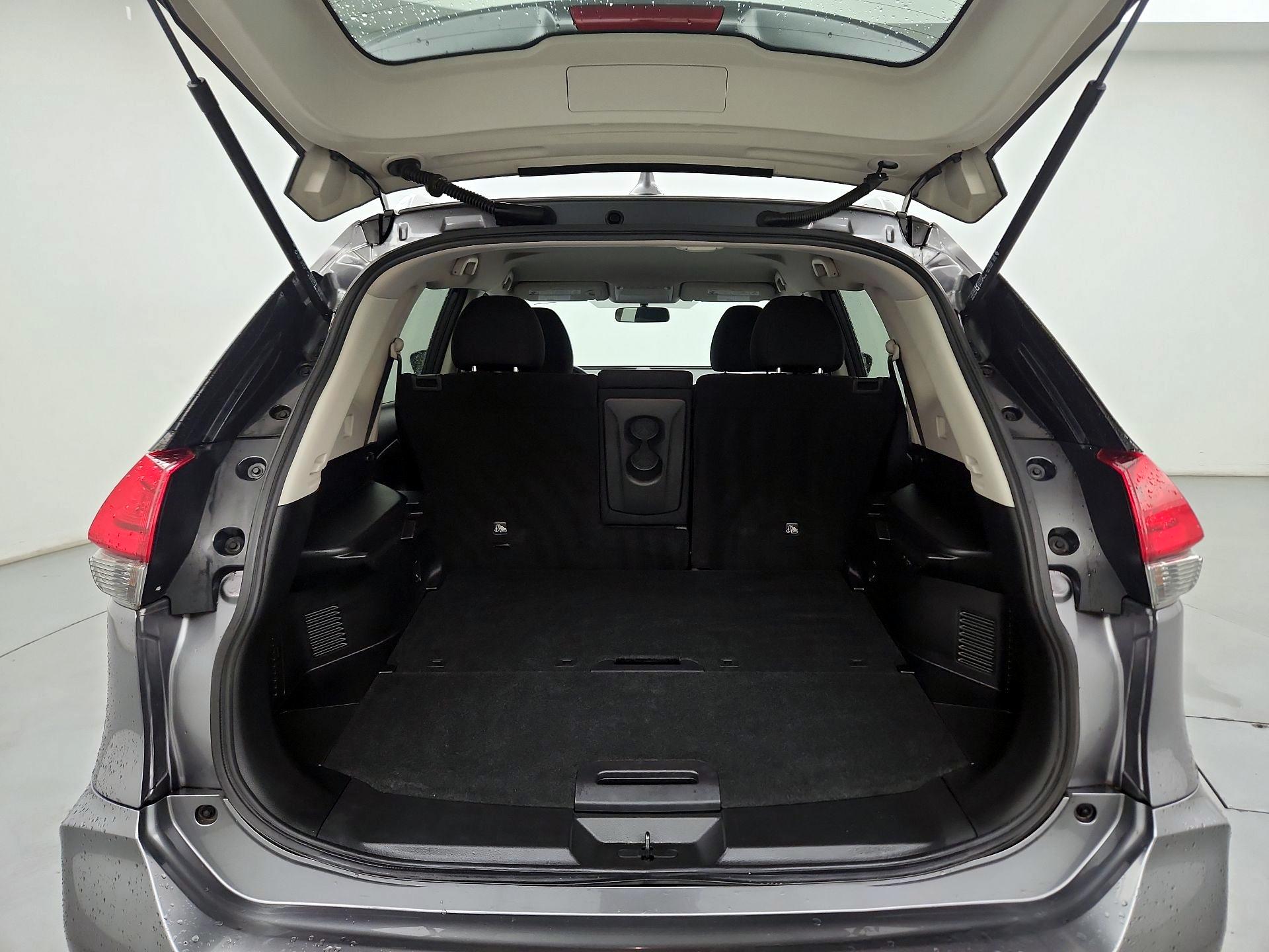 Thumbnail: 2017 Nissan Rogue - 20