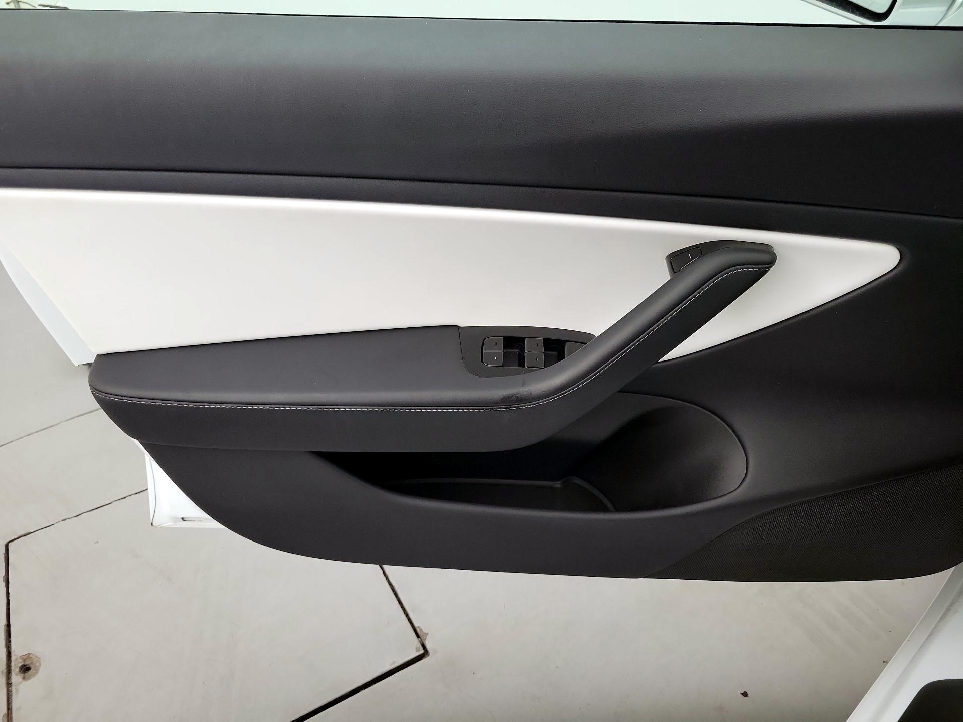 Thumbnail: 2020 Tesla Model 3 - 12