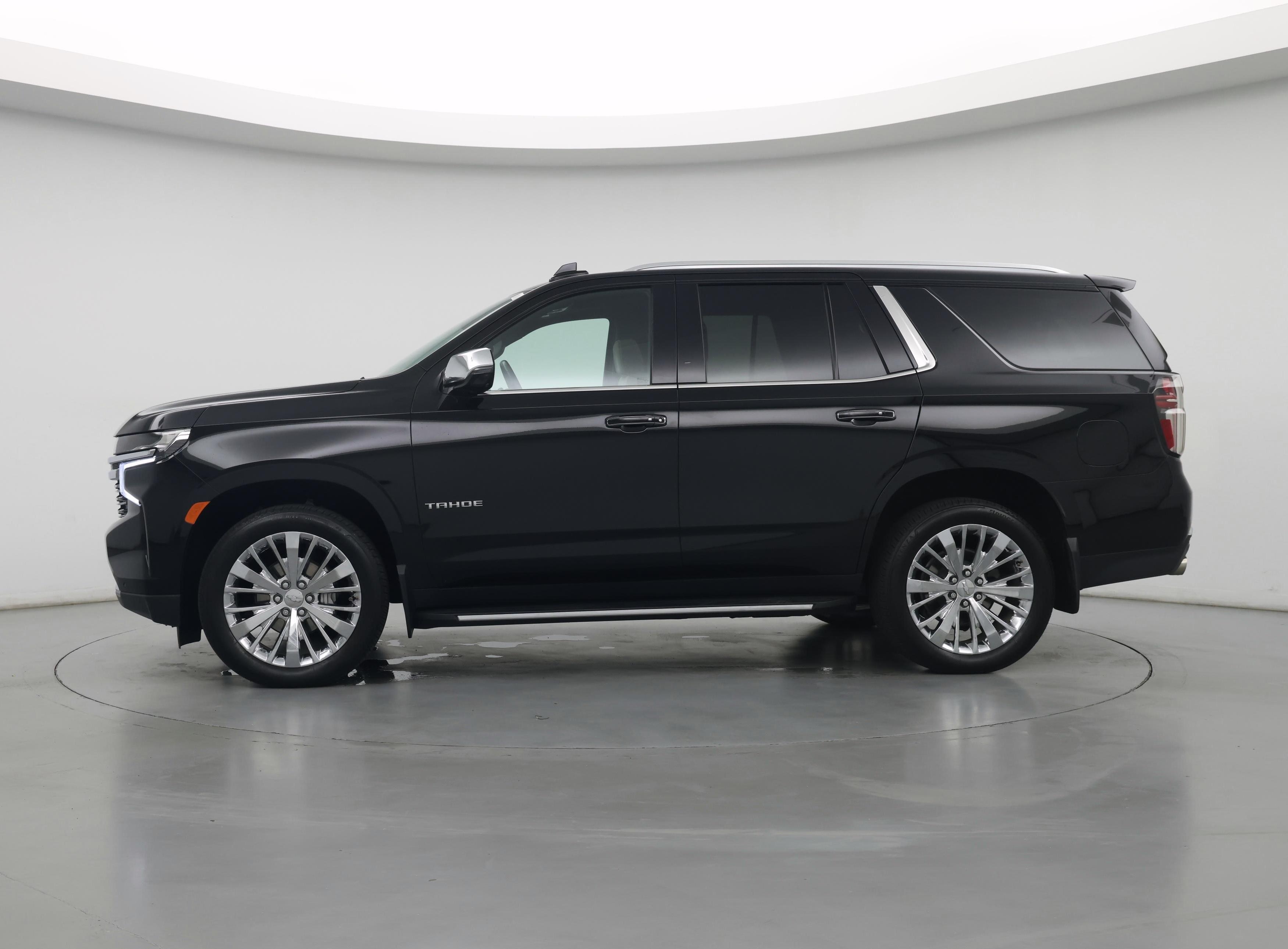 Thumbnail: 2021 Chevrolet Tahoe - 3