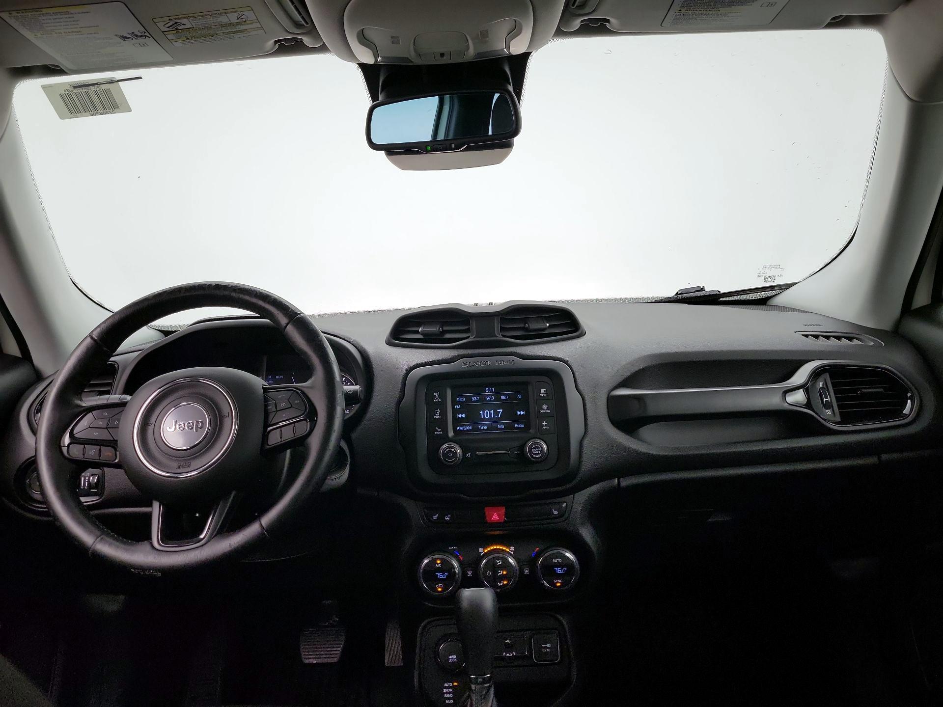 Thumbnail: 2017 Jeep Renegade - 9