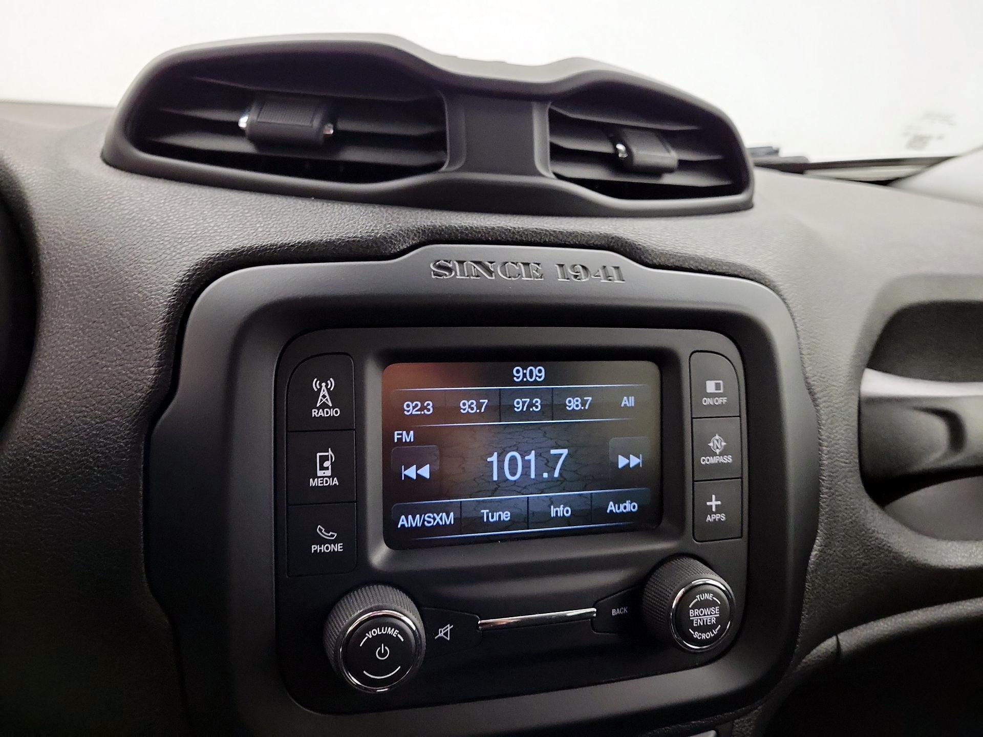 Thumbnail: 2017 Jeep Renegade - 15