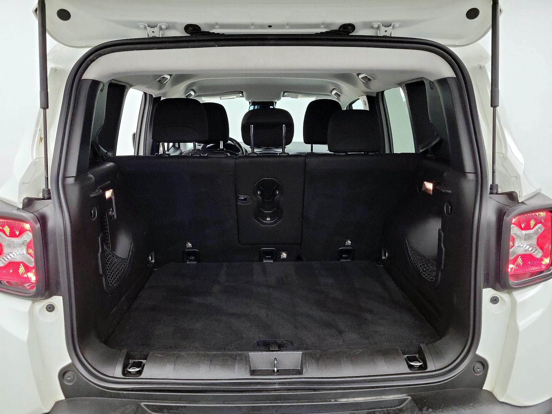 Thumbnail: 2017 Jeep Renegade - 20