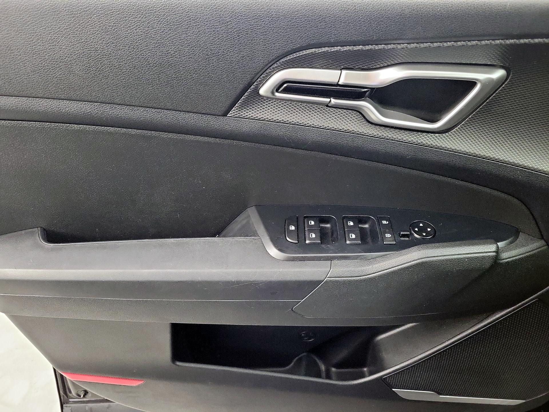 Thumbnail: 2023 Kia Sportage - 12