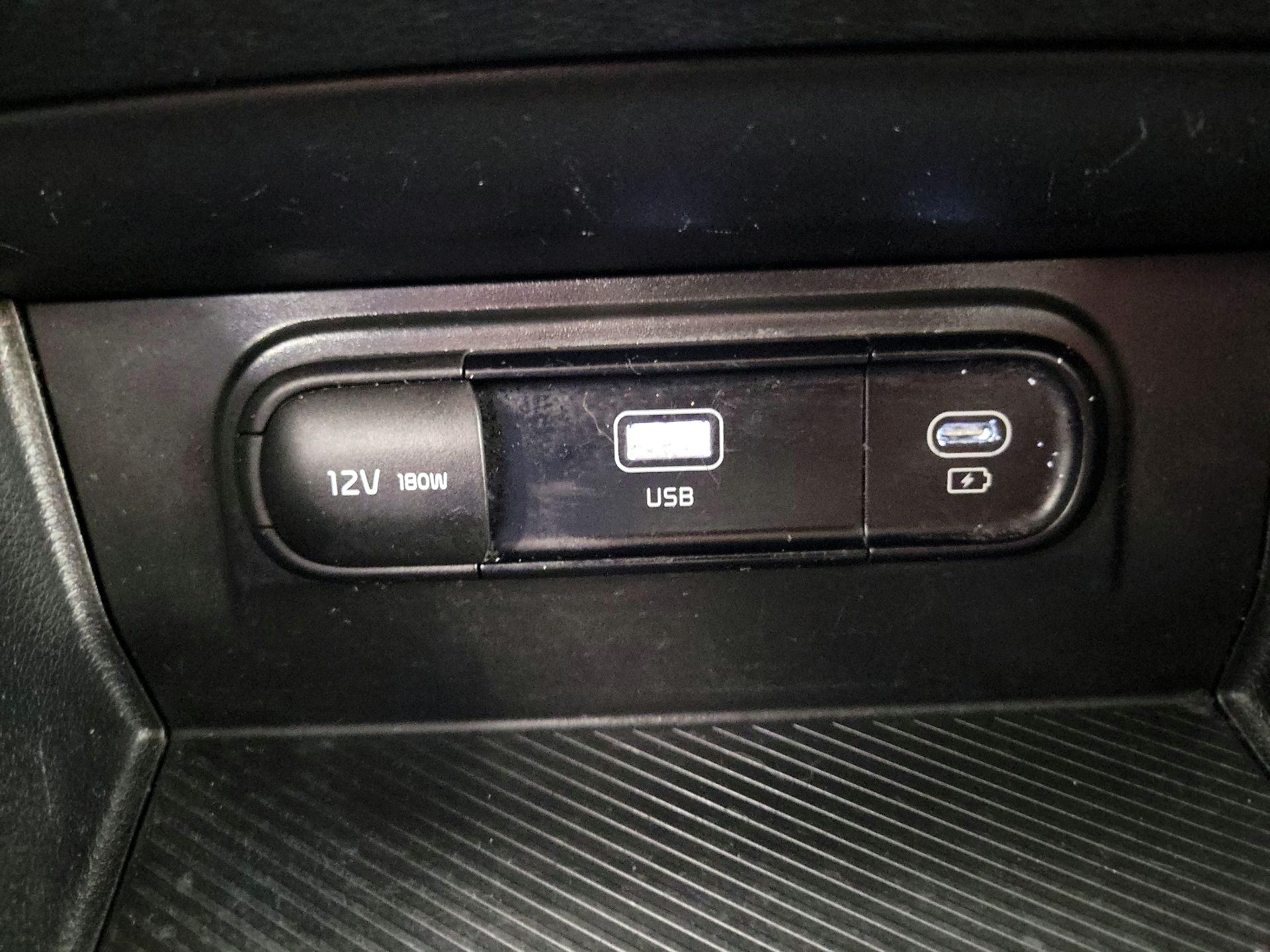 Thumbnail: 2023 Kia Sportage - 18