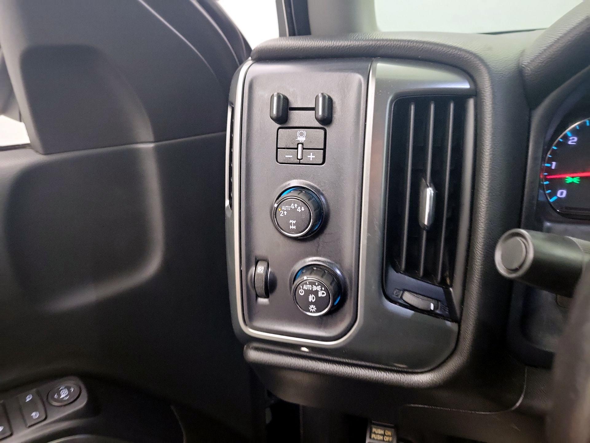 Thumbnail: 2019 Chevrolet Silverado 1500 - 11