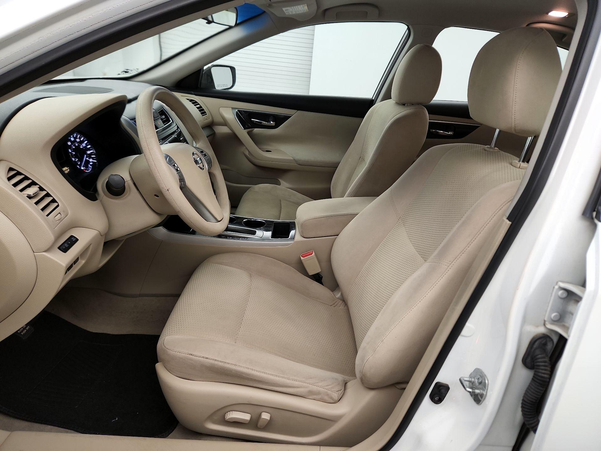 Thumbnail: 2014 Nissan Altima - 9