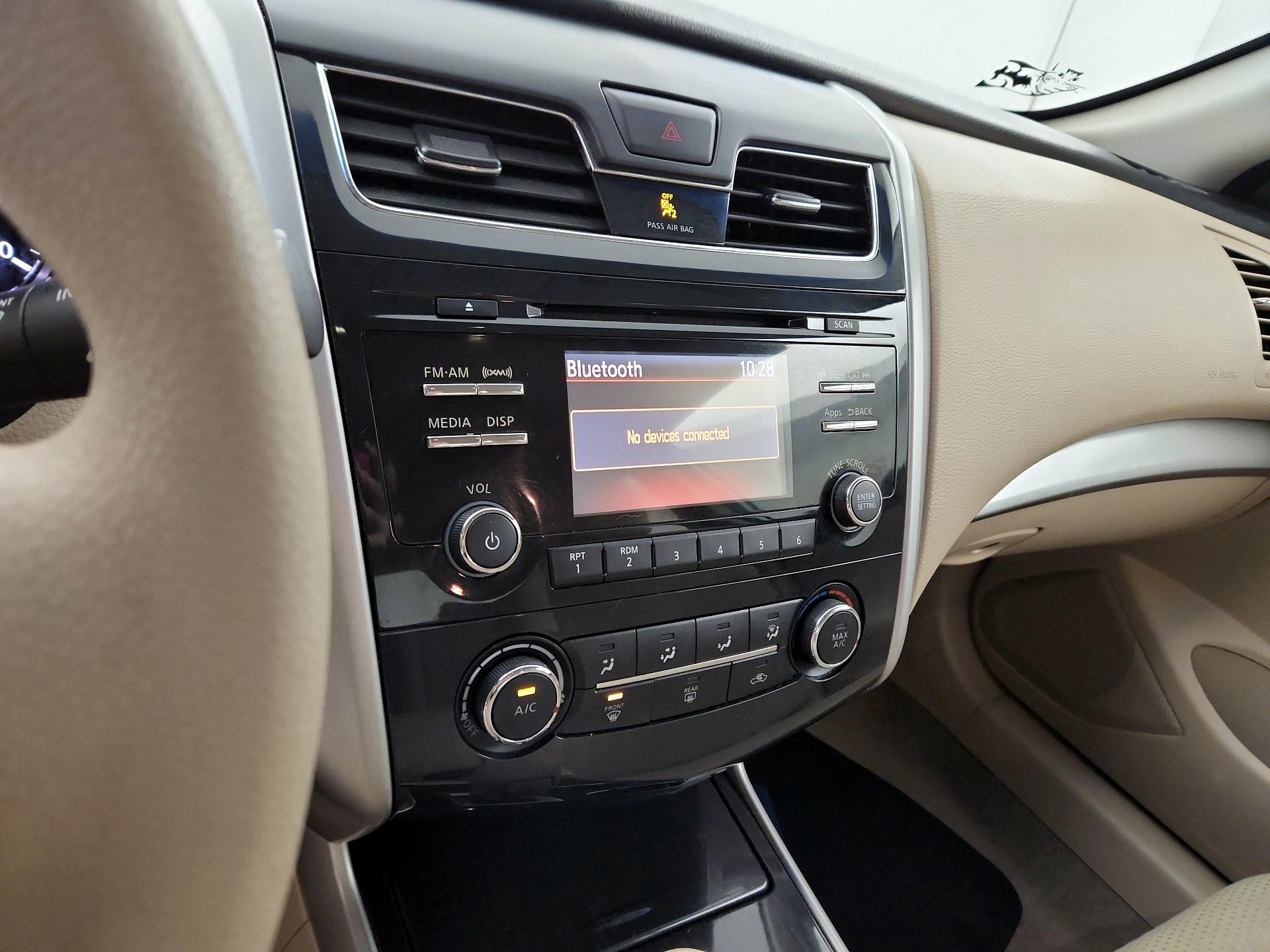 Thumbnail: 2014 Nissan Altima - 12