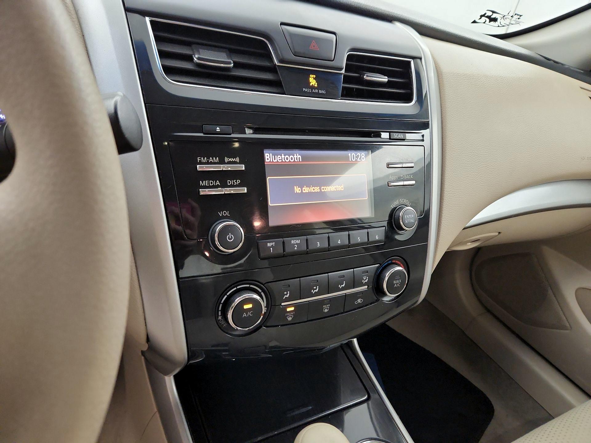 Thumbnail: 2014 Nissan Altima - 13