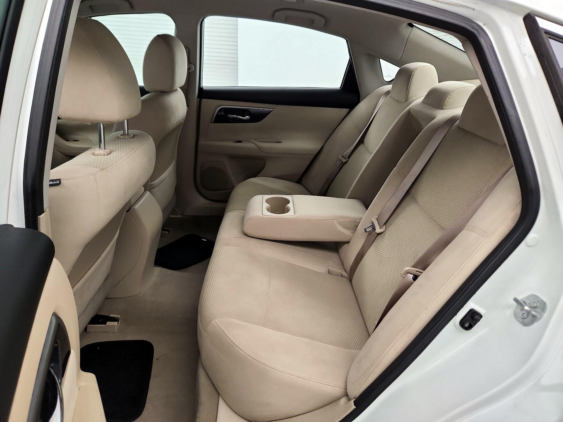 Thumbnail: 2014 Nissan Altima - 16