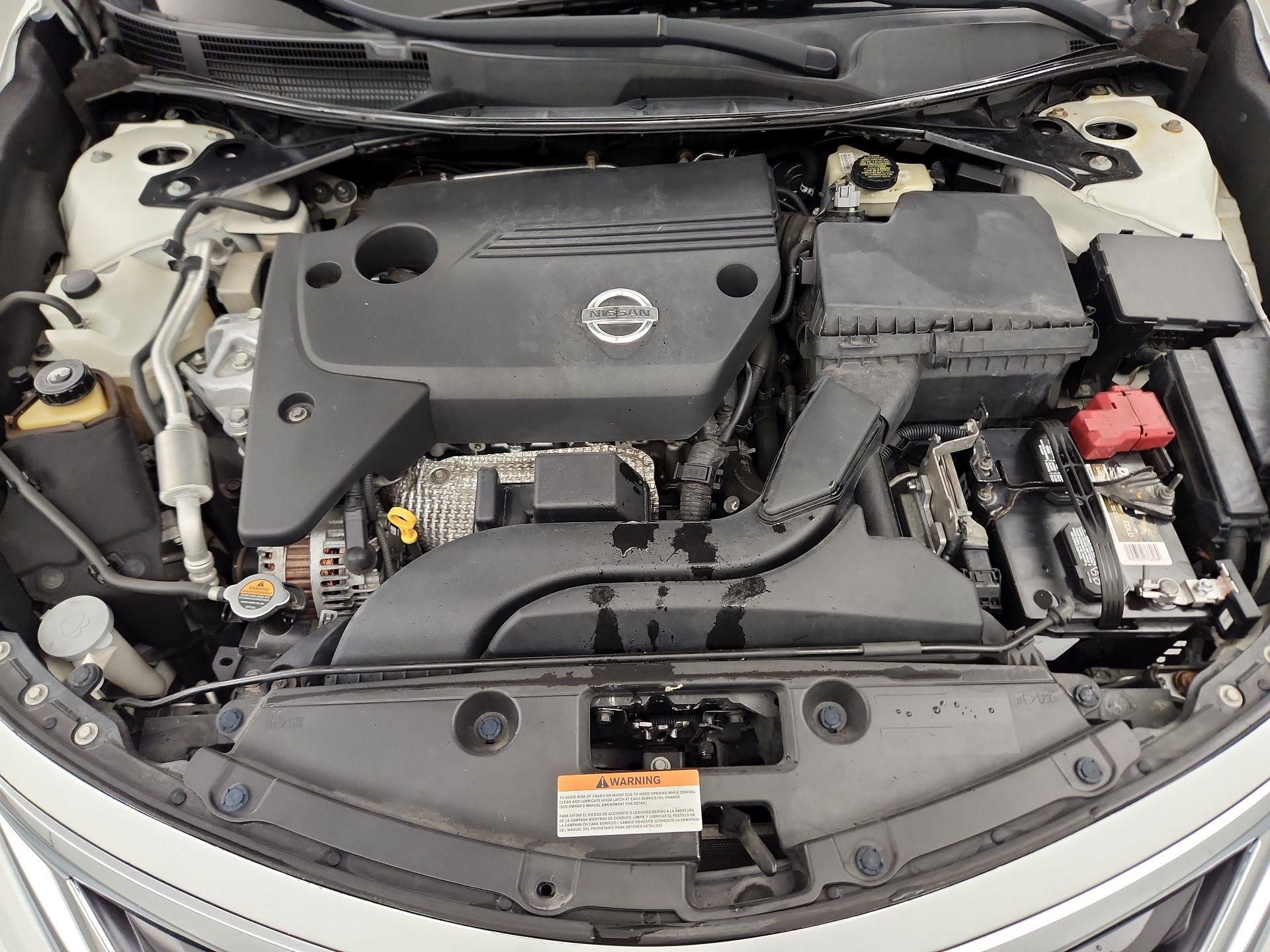 Thumbnail: 2014 Nissan Altima - 18