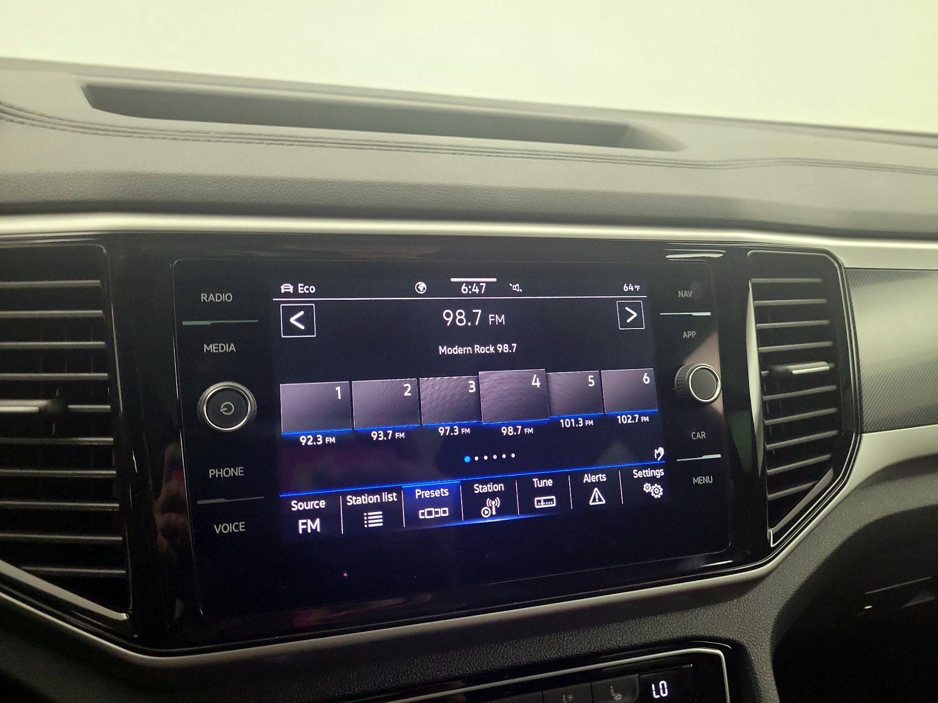 Thumbnail: 2023 Volkswagen Atlas - 16