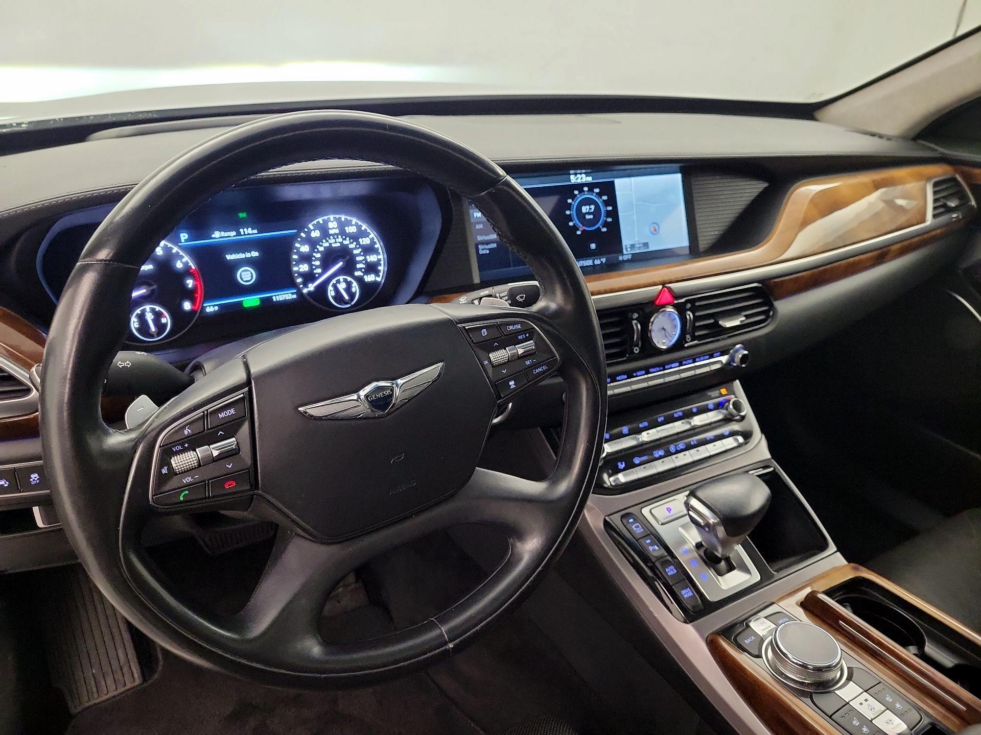 Thumbnail: 2017 Genesis G90 - 9