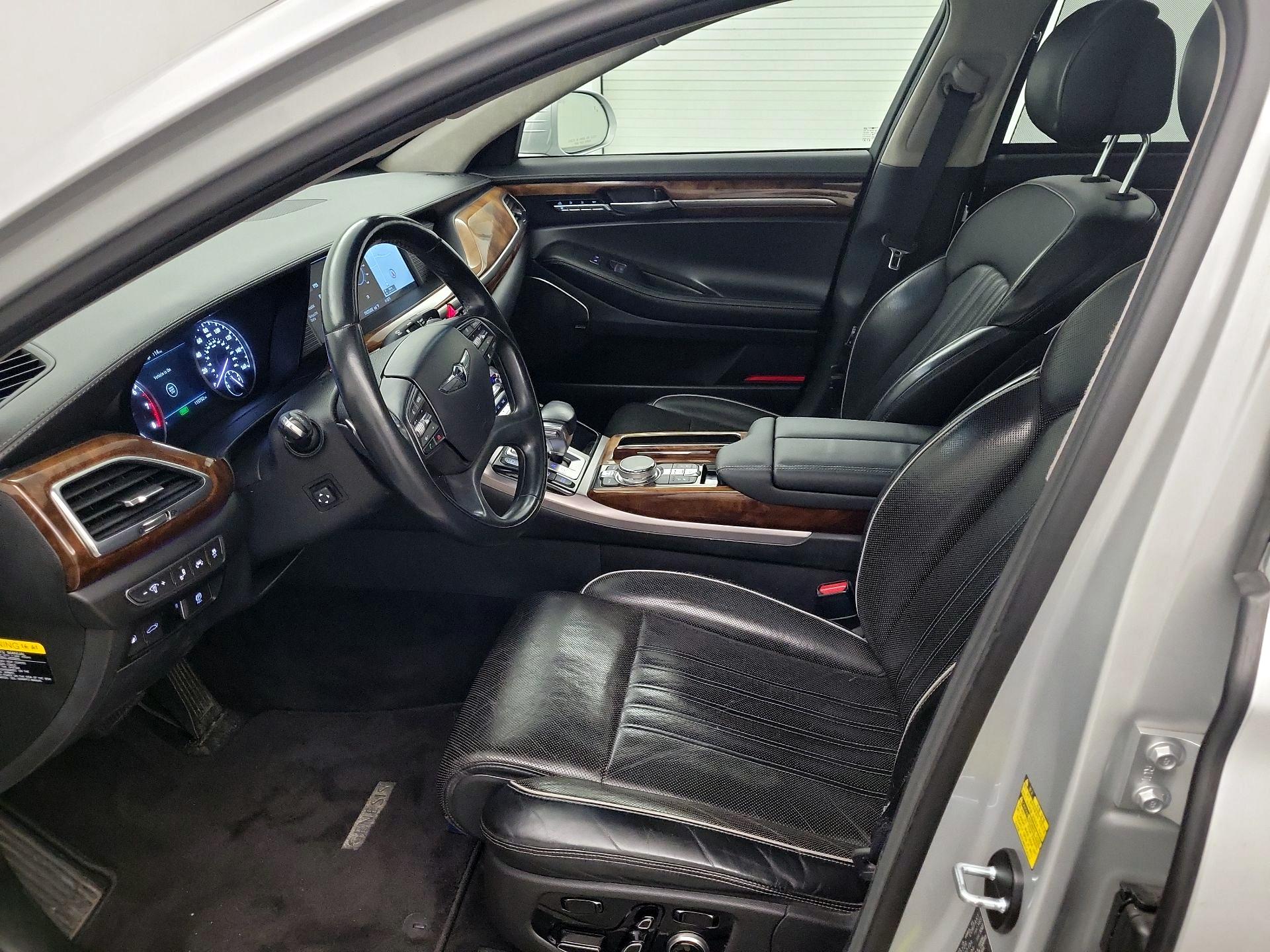 Thumbnail: 2017 Genesis G90 - 11