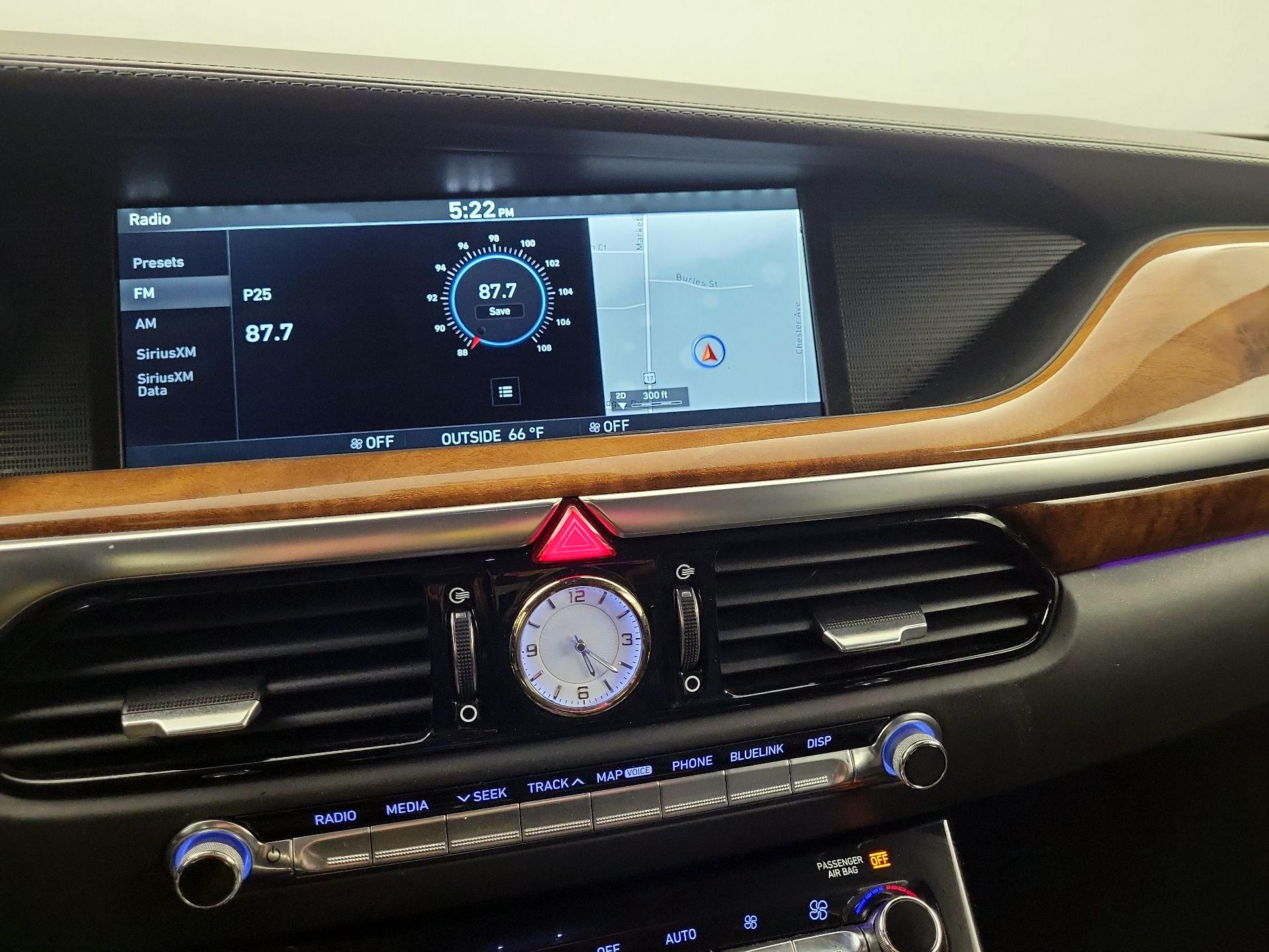 Thumbnail: 2017 Genesis G90 - 14