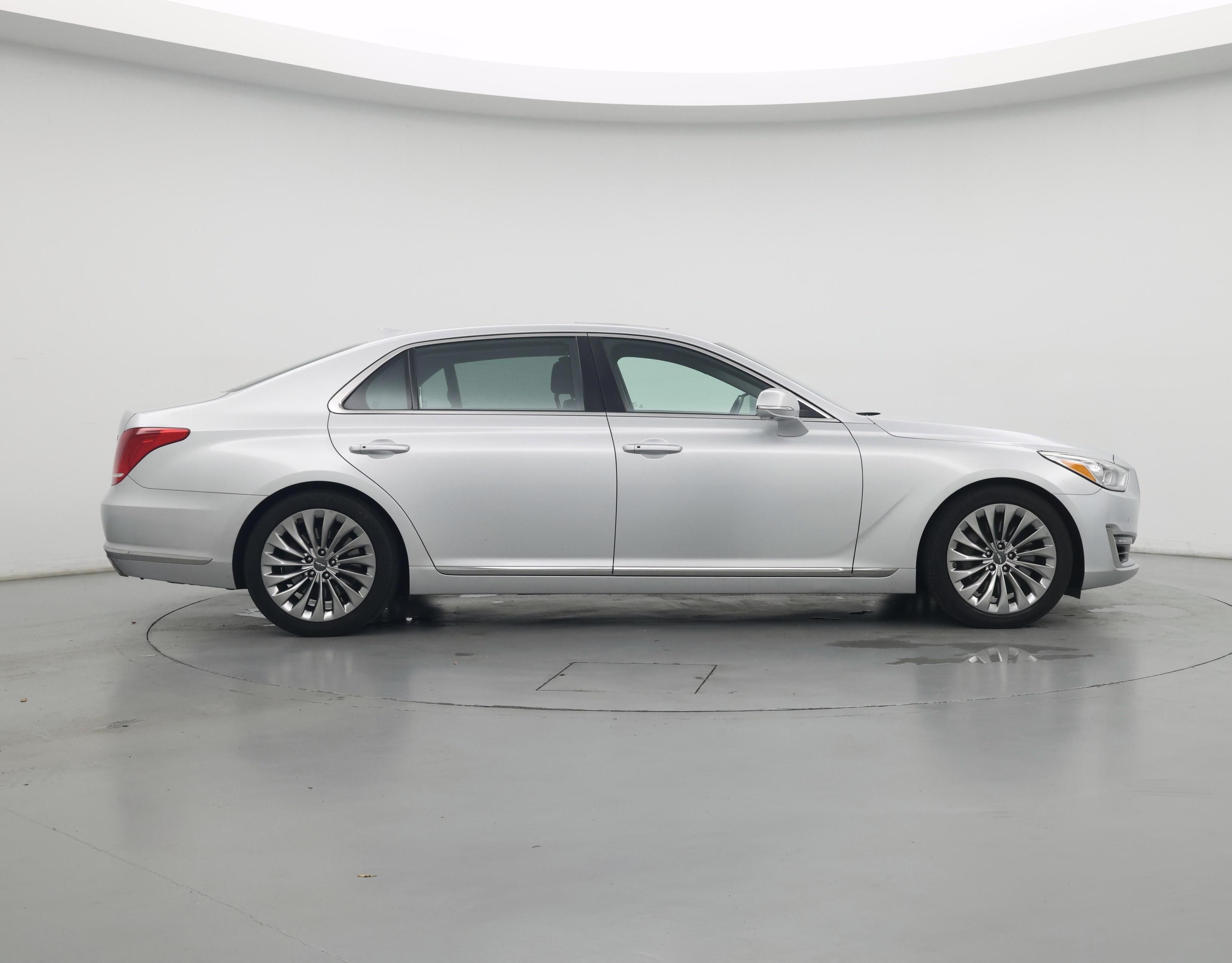 Thumbnail: 2017 Genesis G90 - 7