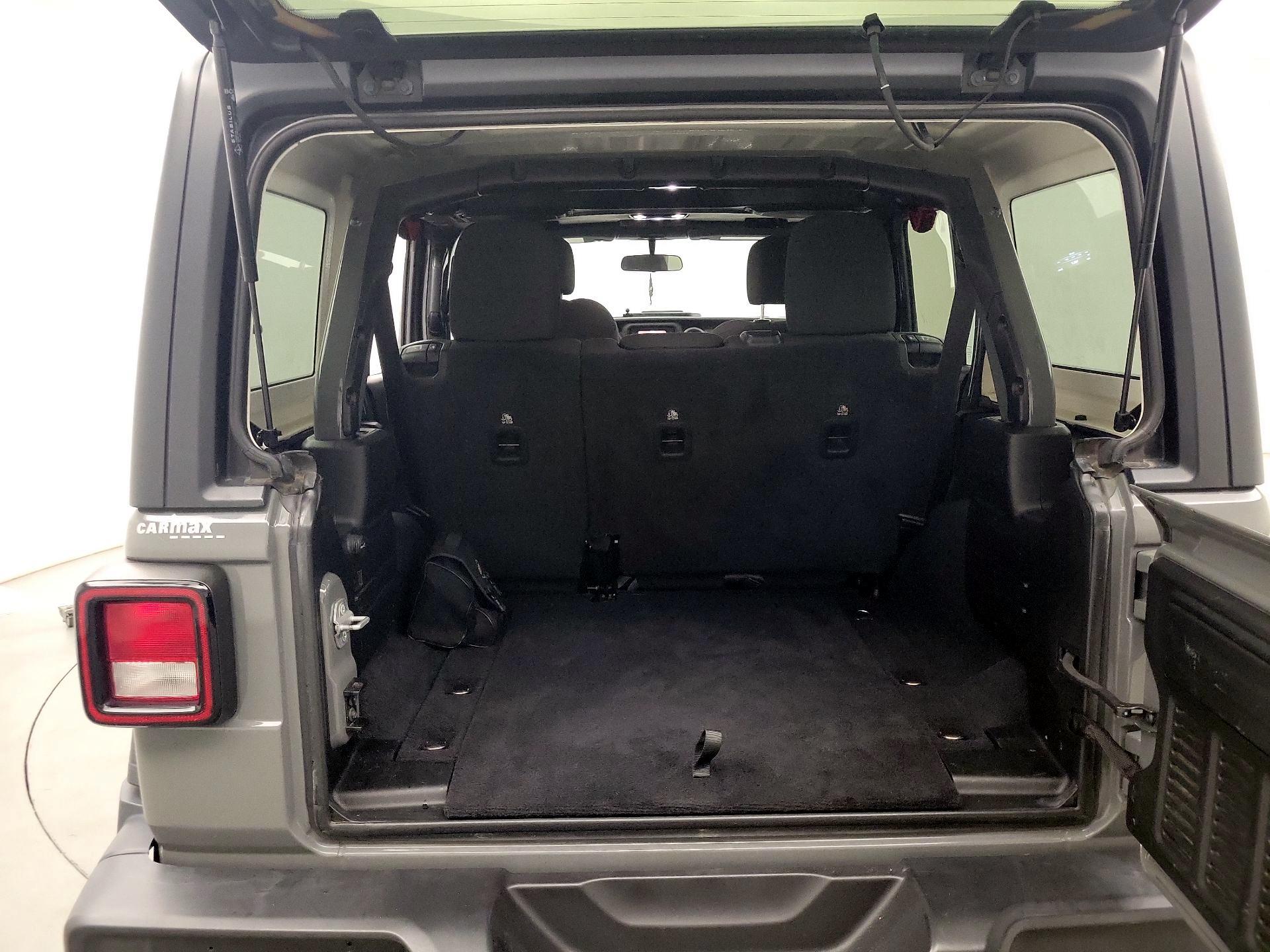 Thumbnail: 2020 Jeep Wrangler - 18