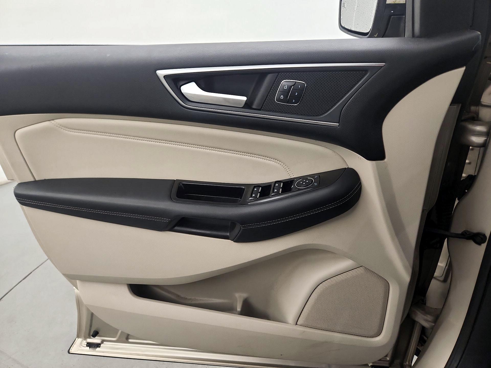 Thumbnail: 2018 Ford Edge - 10