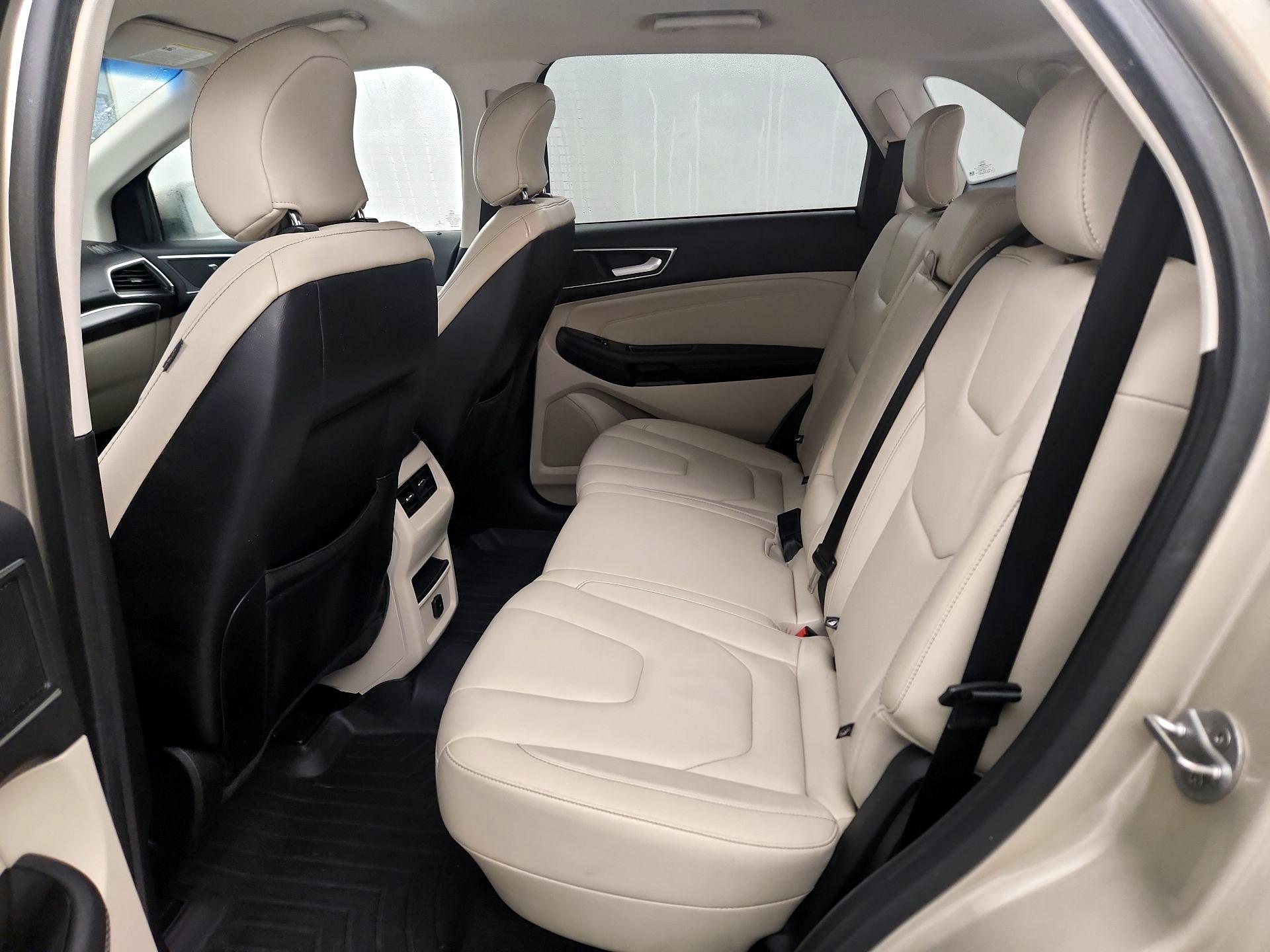 Thumbnail: 2018 Ford Edge - 16