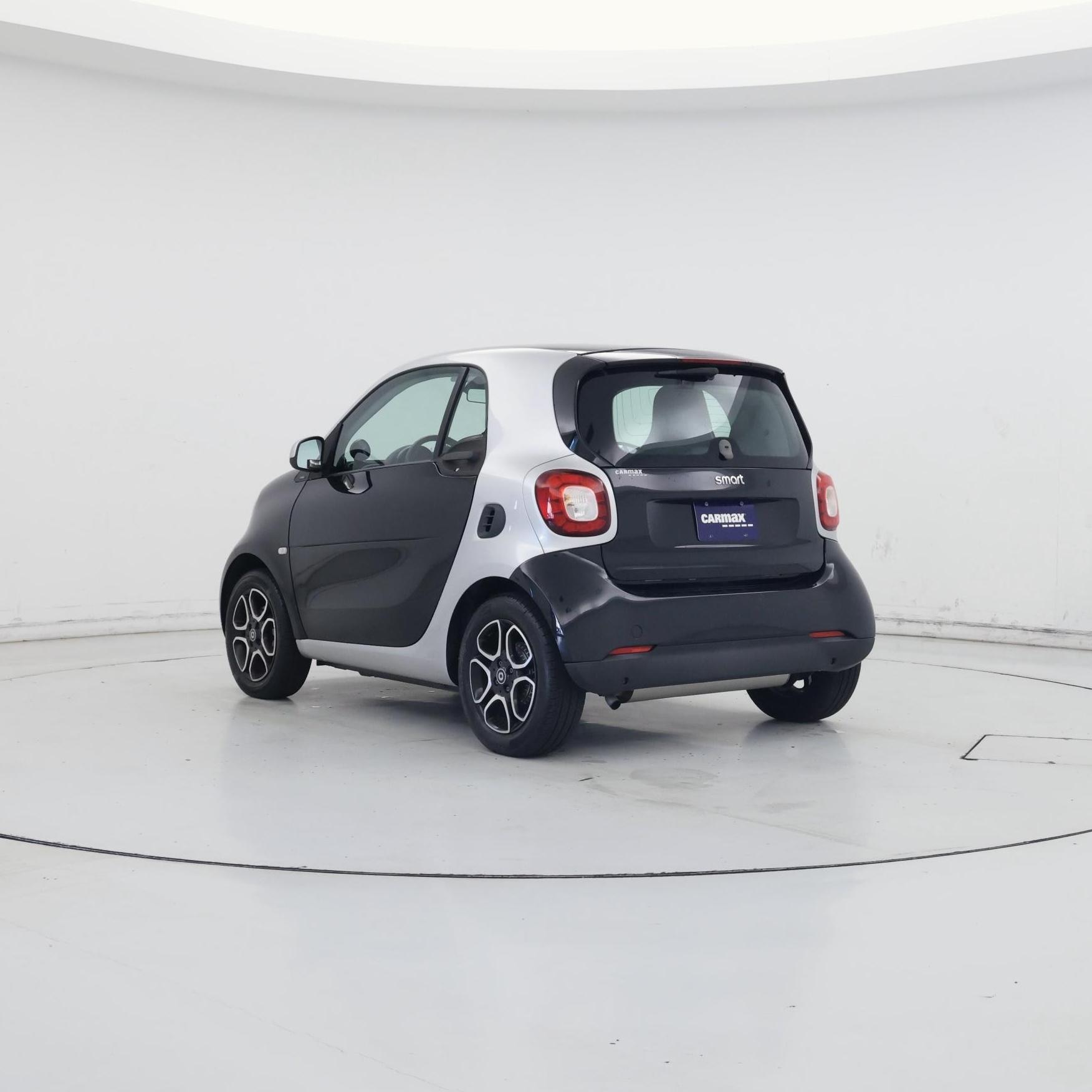 Thumbnail: 2016 smart fortwo - 2