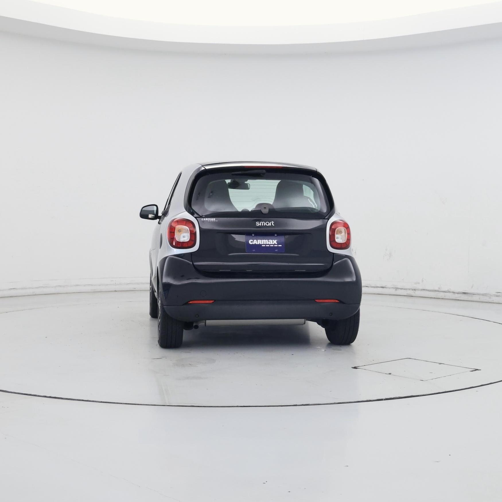 Thumbnail: 2016 smart fortwo - 6